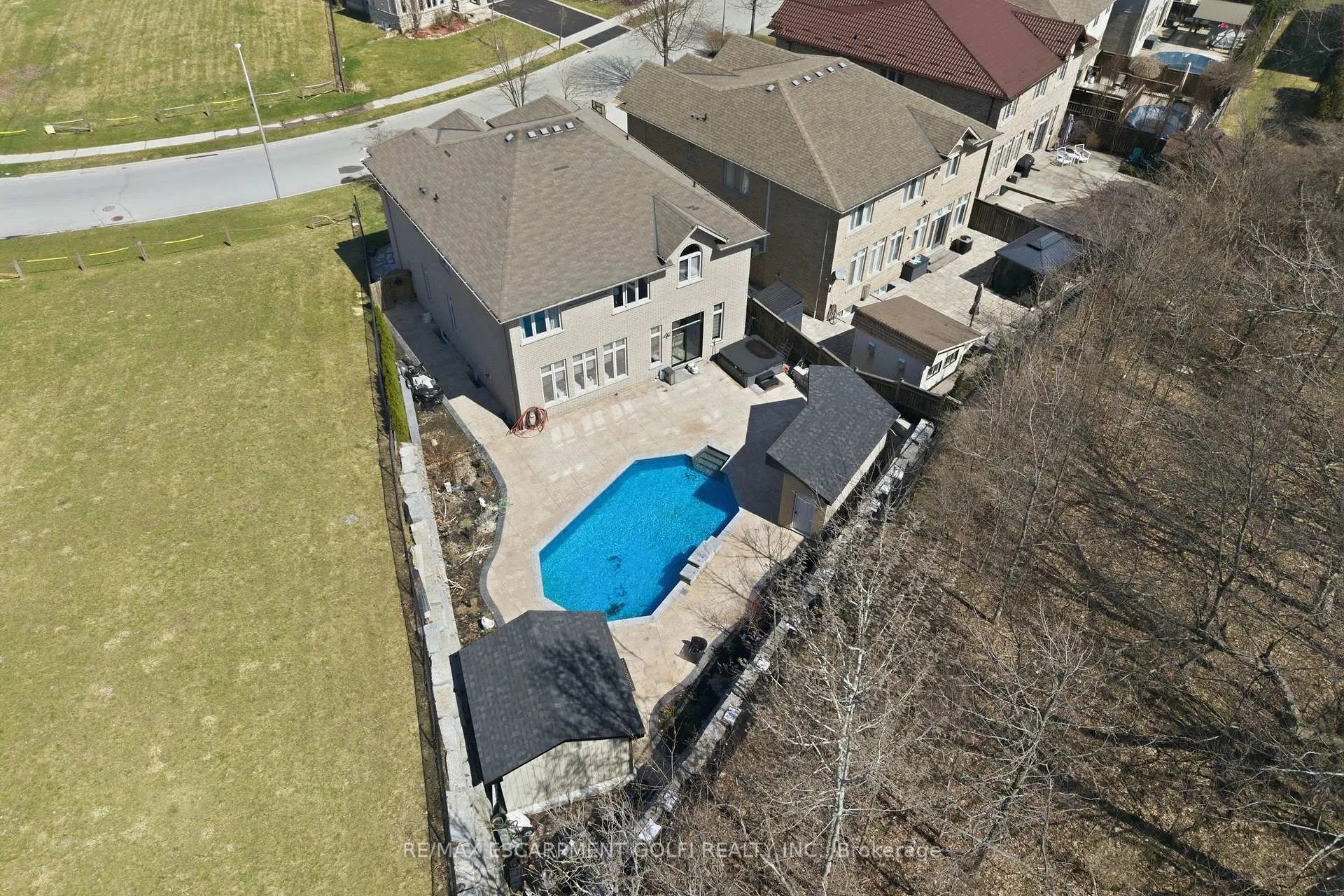 Photo 43 of 240 Cloverleaf Drive, Hamilton, Meadowlands — HOMEH