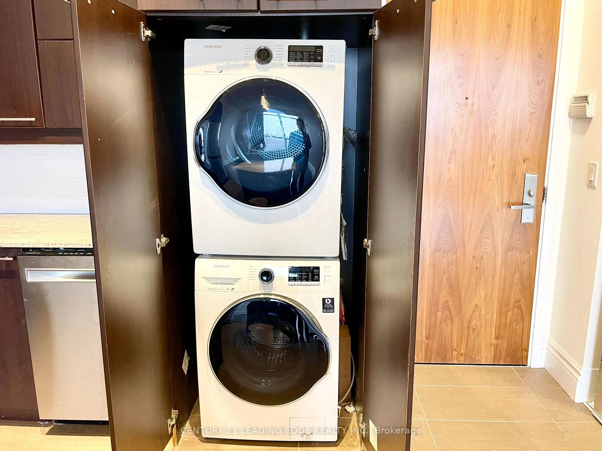 Photo 6 of Unit UPH6, 37 Galleria Parkway, Markham, Commerce Valley — HOMEH
