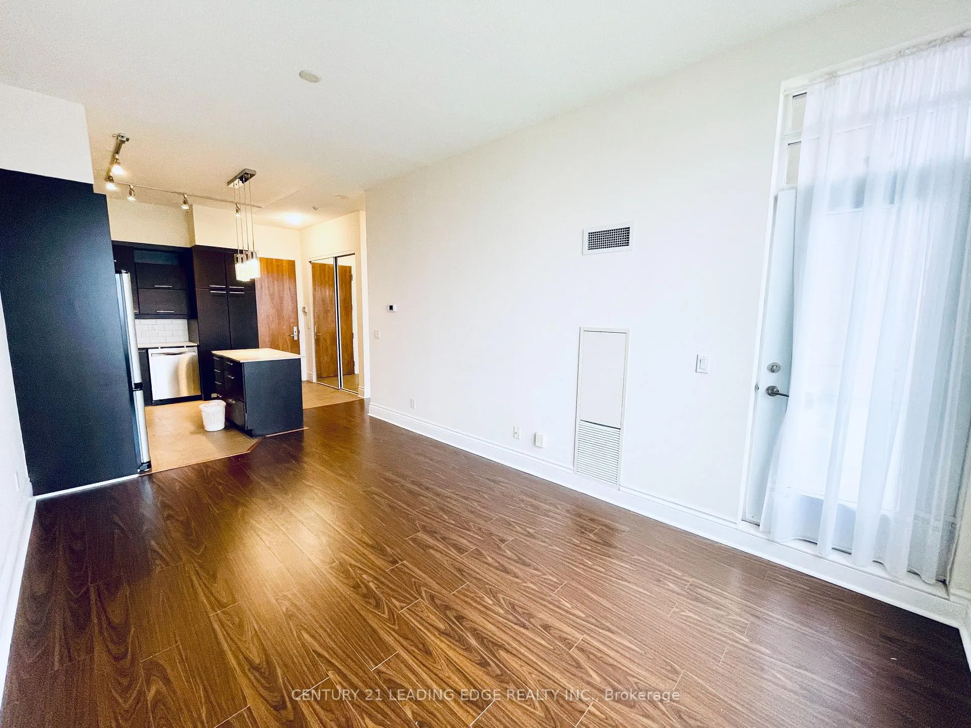 Photo 10 of Unit UPH6, 37 Galleria Parkway, Markham, Commerce Valley — HOMEH