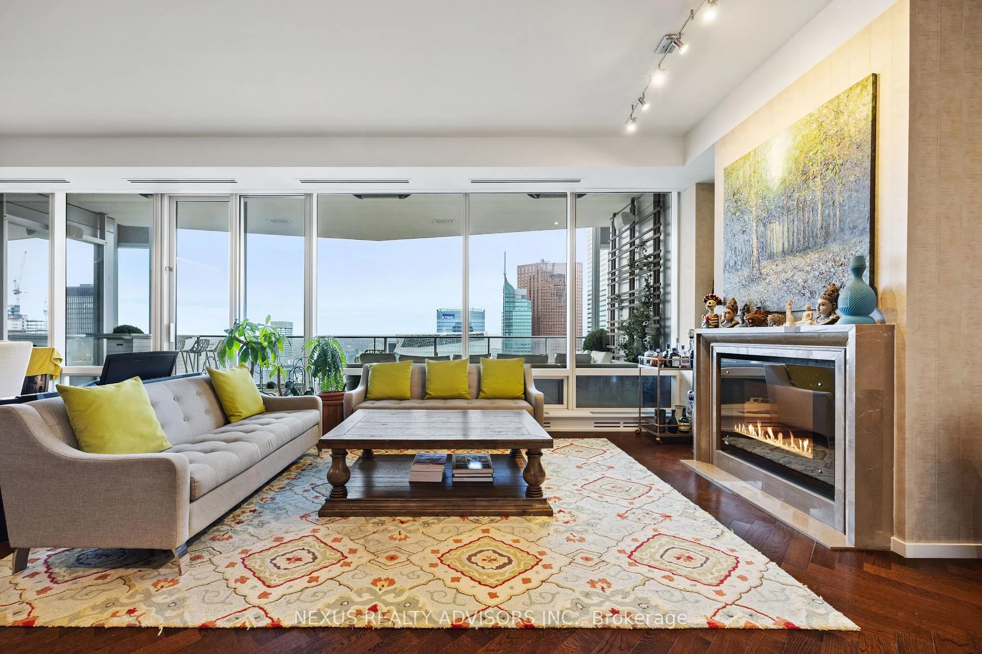 Photo 4 of Unit 6005, 180 University Avenue, Toronto, University — HOMEH