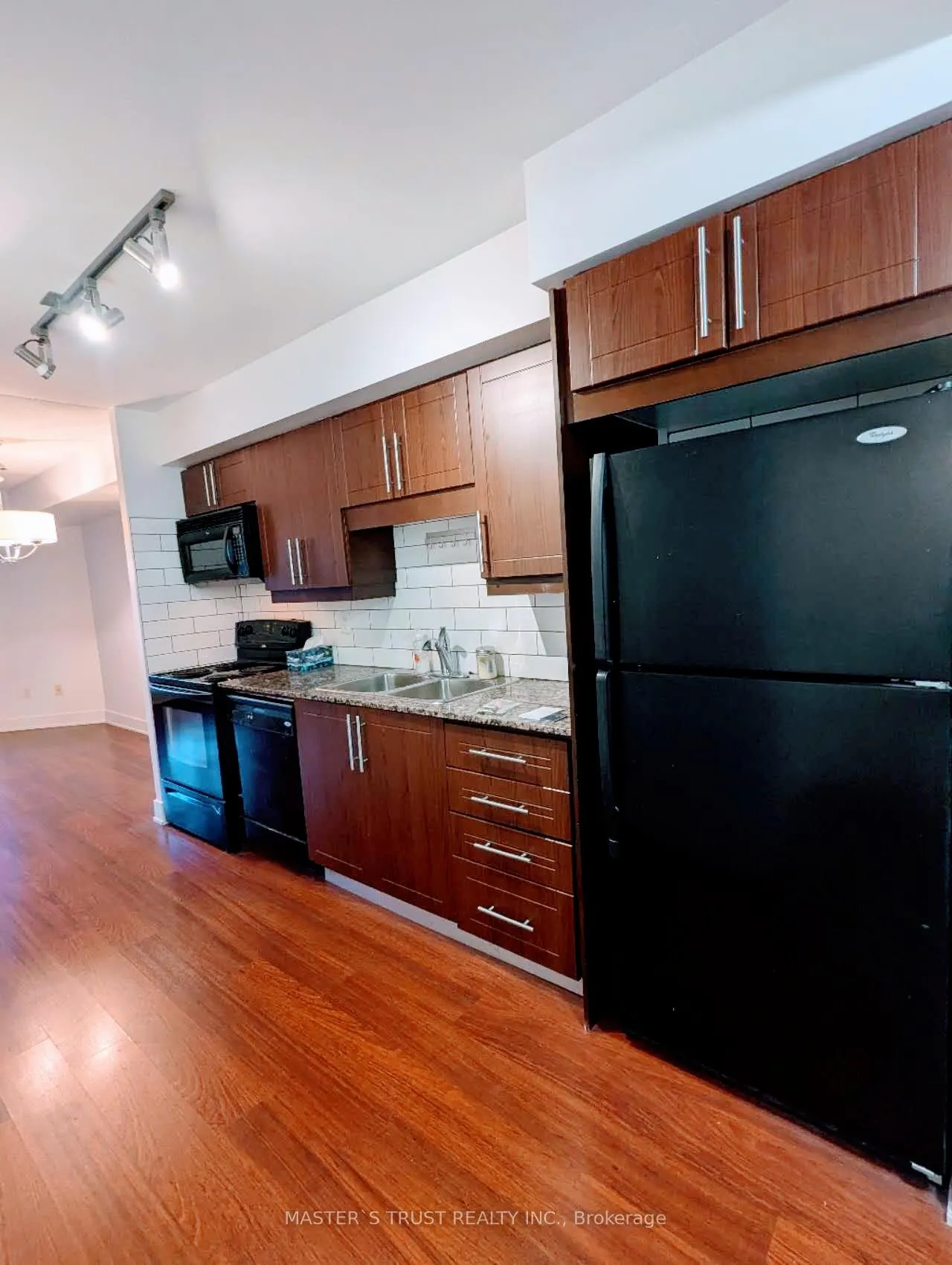 Photo 4 of Unit 521, 20 Blue Jays Way, Toronto, Waterfront Communities — HOMEH