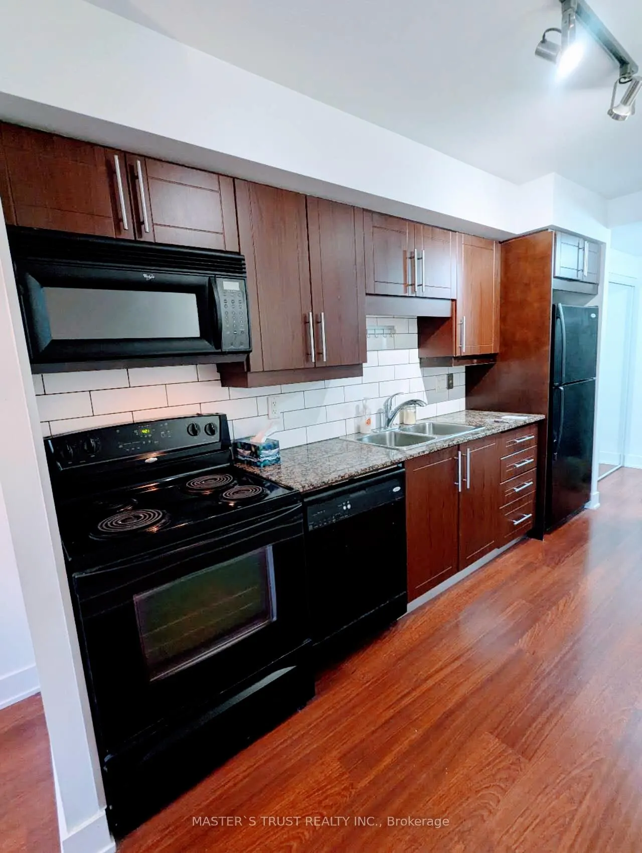 Photo 5 of Unit 521, 20 Blue Jays Way, Toronto, Waterfront Communities — HOMEH