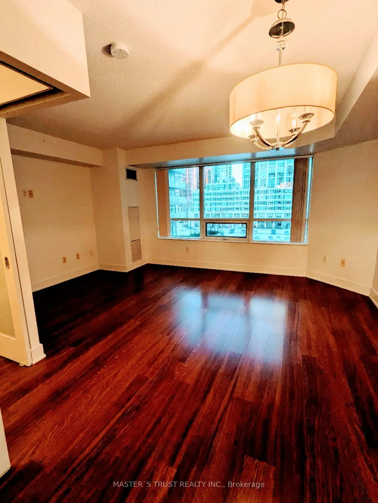 Photo 6 of Unit 521, 20 Blue Jays Way, Toronto, Waterfront Communities — HOMEH