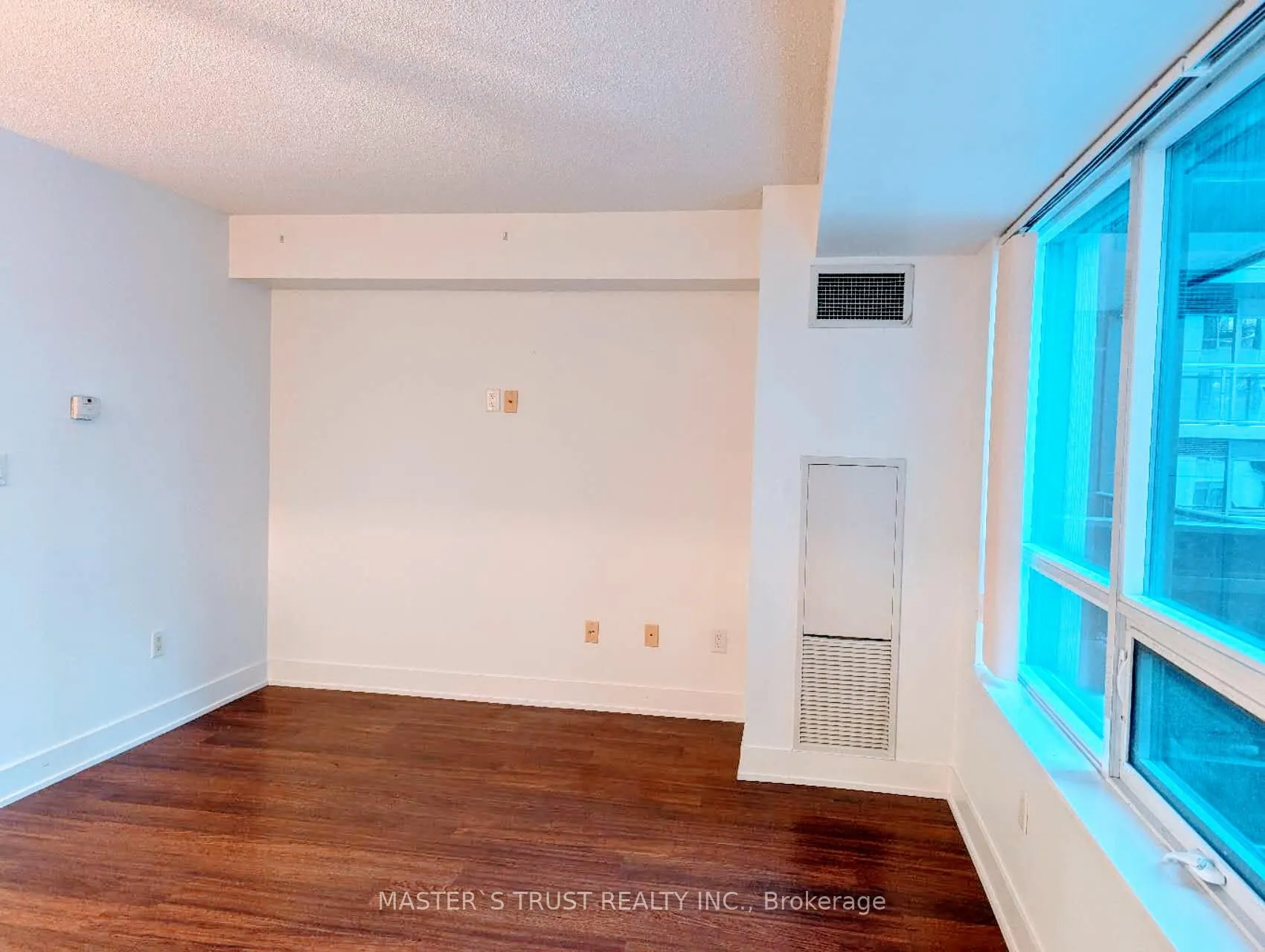 Photo 8 of Unit 521, 20 Blue Jays Way, Toronto, Waterfront Communities — HOMEH