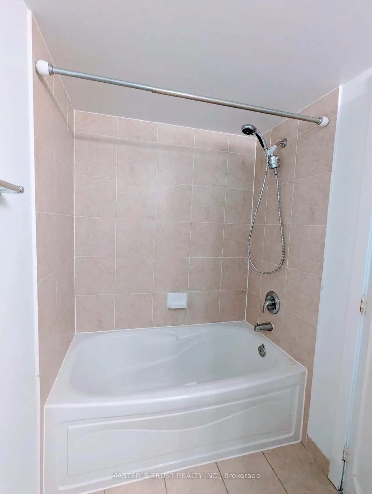 Photo 9 of Unit 521, 20 Blue Jays Way, Toronto, Waterfront Communities — HOMEH