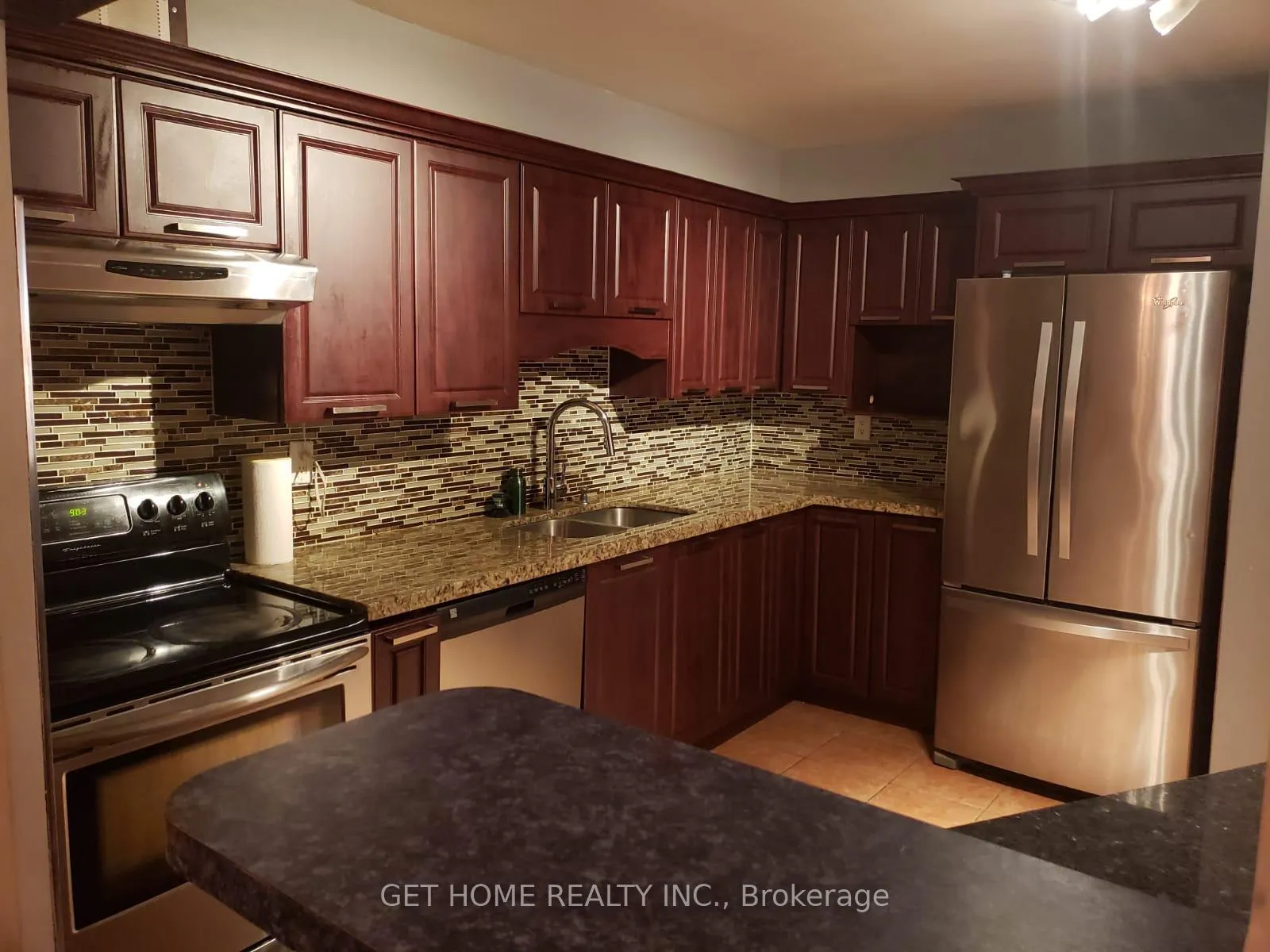 Front of Unit 601, 20 Edgecliffe Golfway