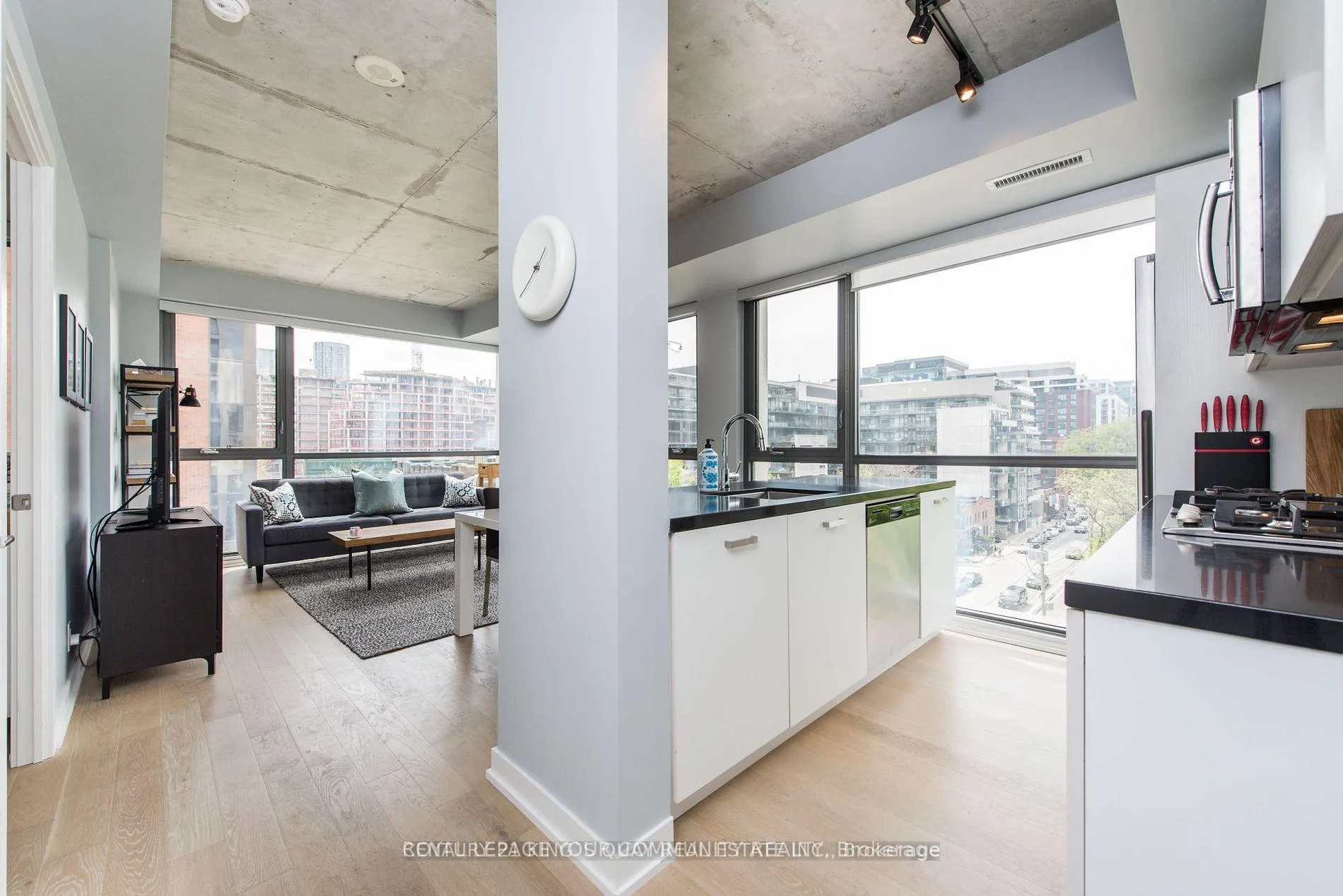 Photo 2 of Unit 624, 39 Brant Street, Toronto, Waterfront Communities — HOMEH