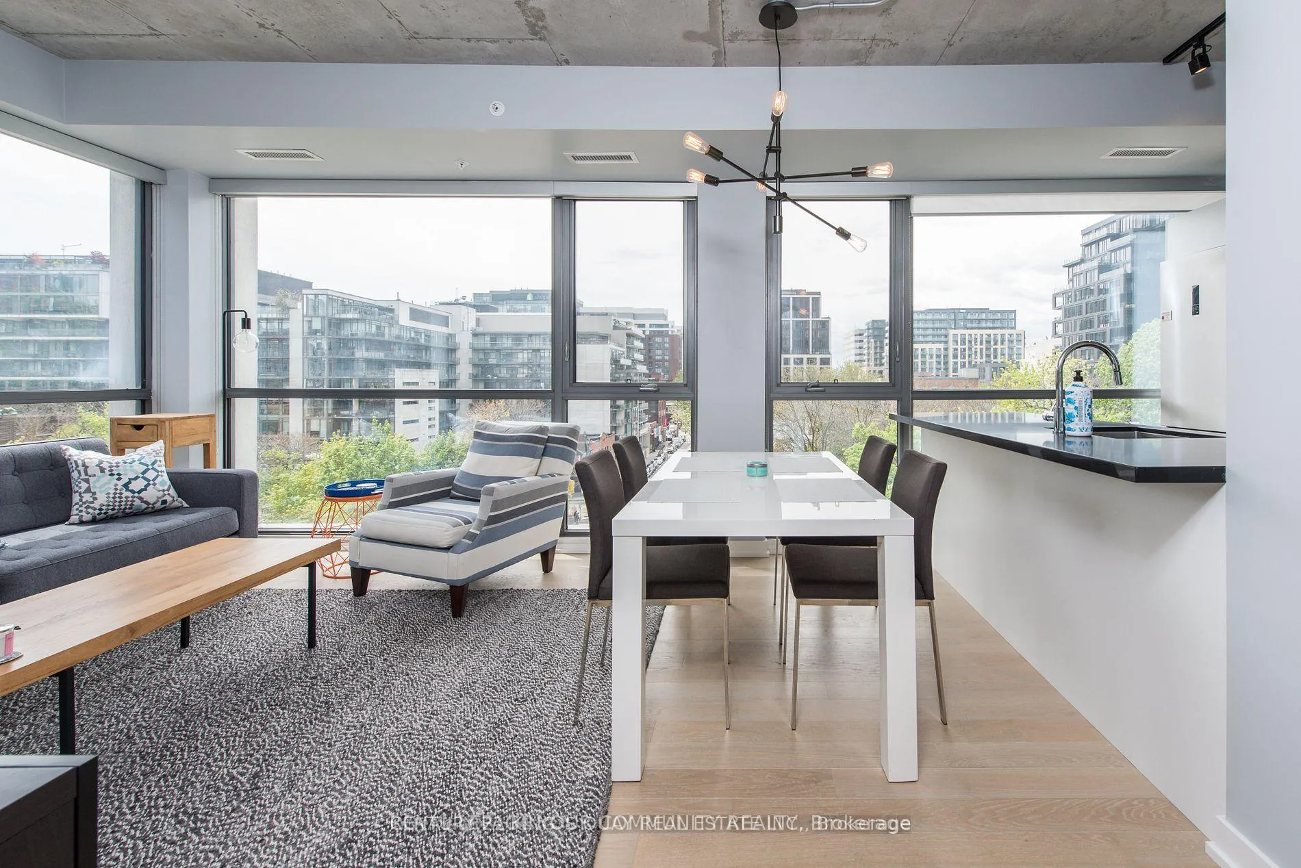 Photo 3 of Unit 624, 39 Brant Street, Toronto, Waterfront Communities — HOMEH