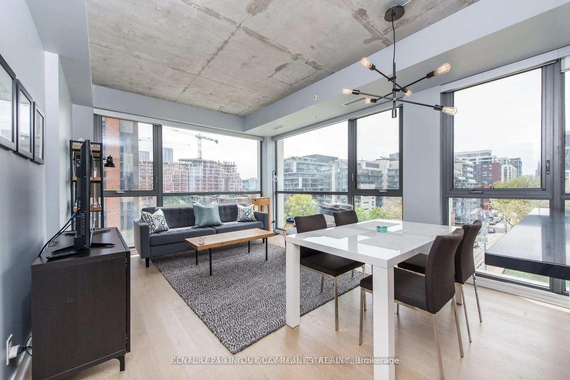 Photo 5 of Unit 624, 39 Brant Street, Toronto, Waterfront Communities — HOMEH