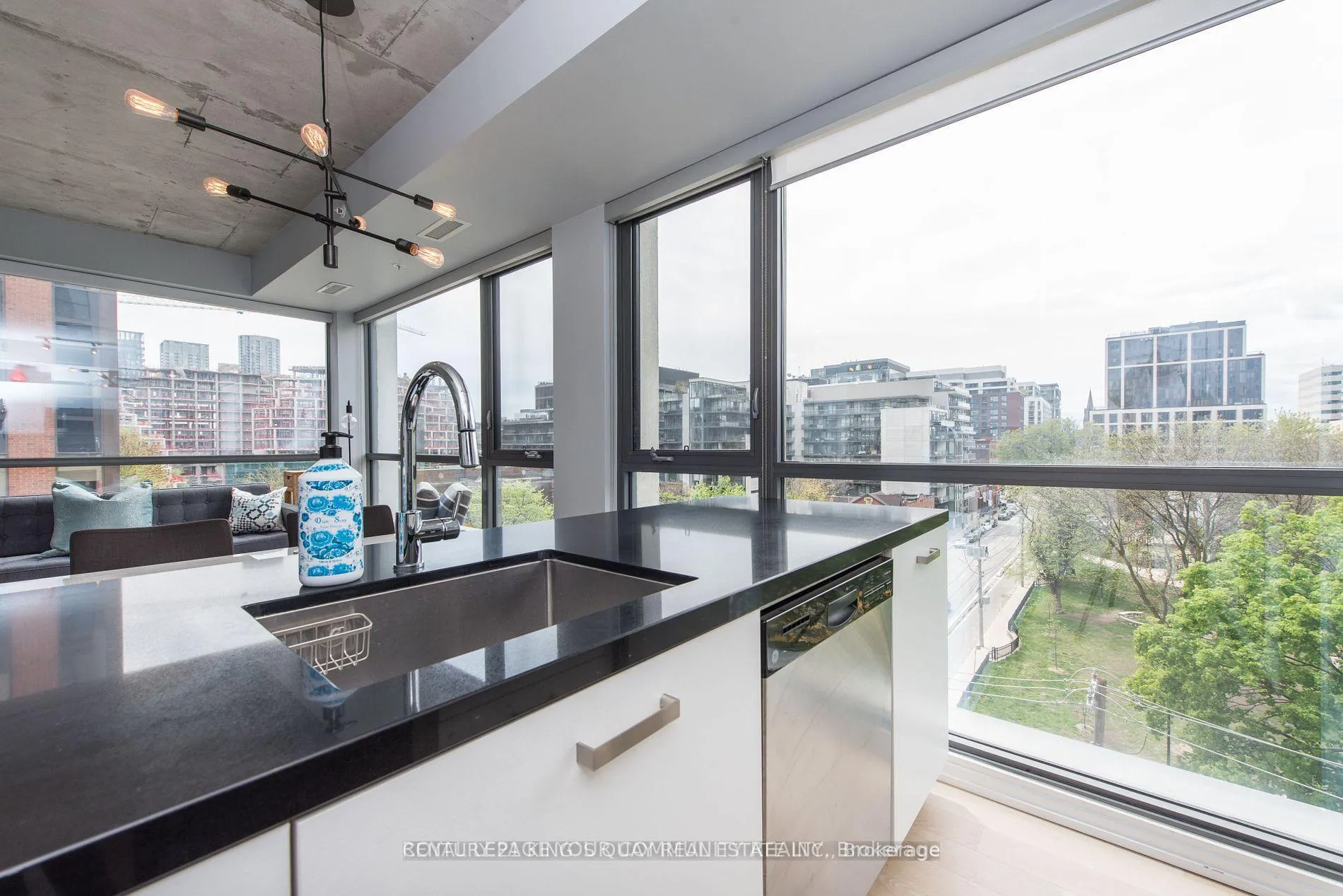 Photo 15 of Unit 624, 39 Brant Street, Toronto, Waterfront Communities — HOMEH
