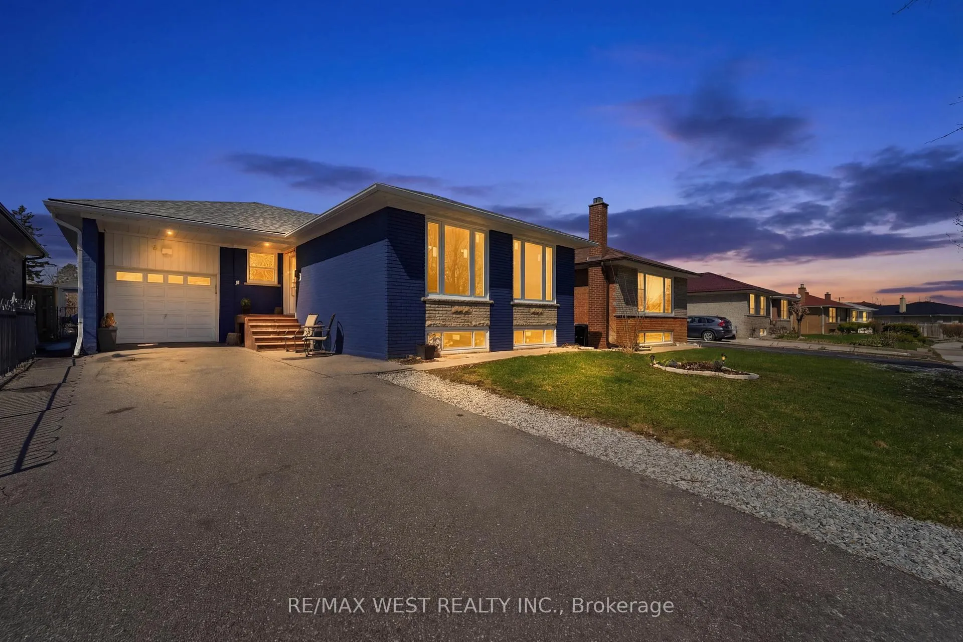 Photo 1 of 38 Bridesburg Drive, Etobicoke, Kingsview Village-The Westway — HOMEH