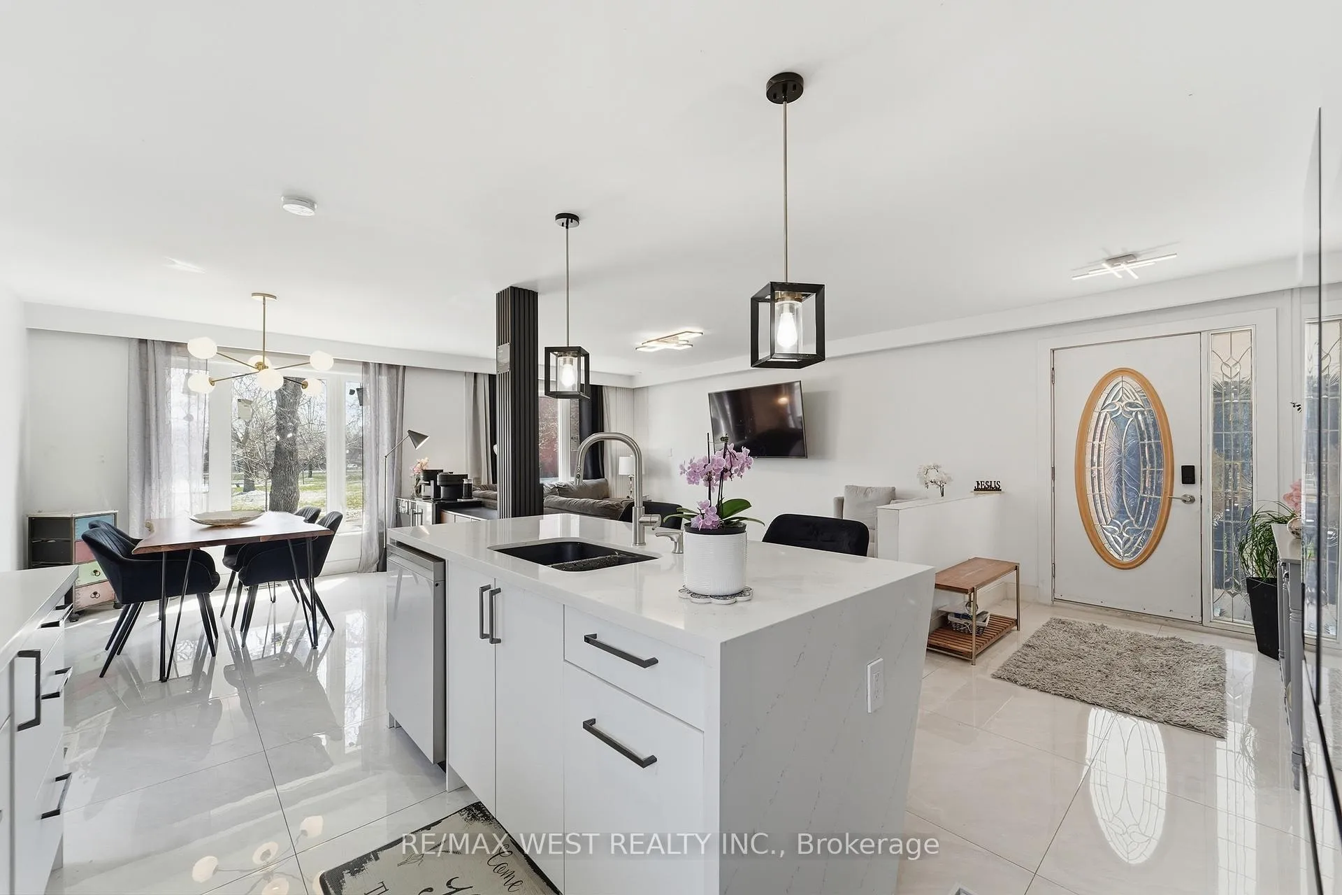 Photo 7 of 38 Bridesburg Drive, Etobicoke, Kingsview Village-The Westway — HOMEH