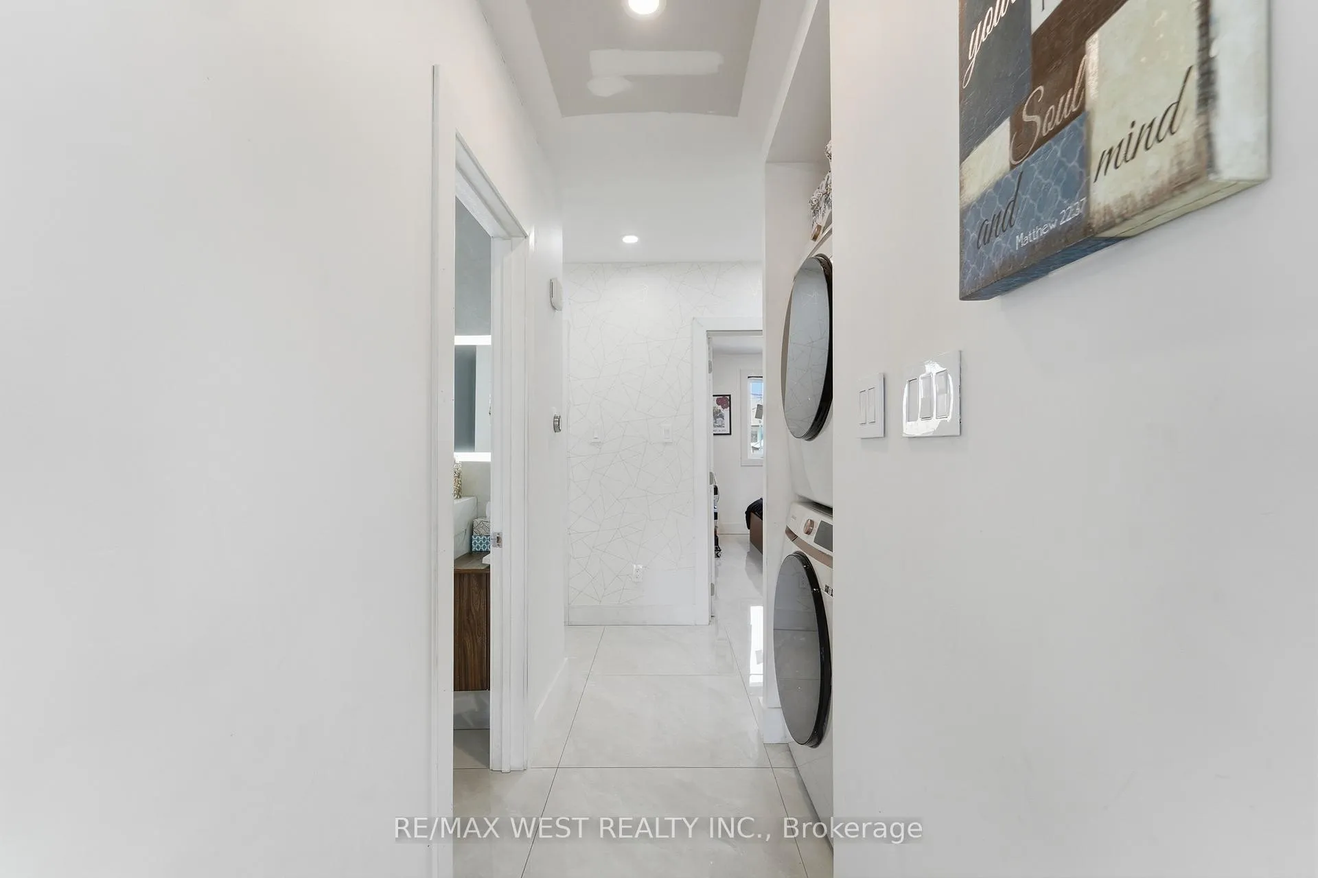 Photo 12 of 38 Bridesburg Drive, Etobicoke, Kingsview Village-The Westway — HOMEH
