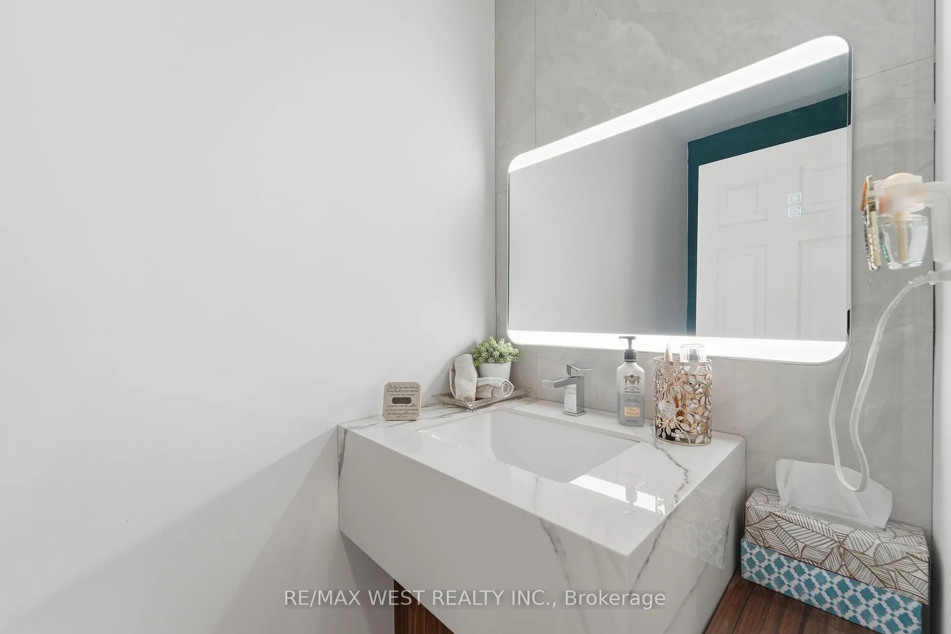 Photo 13 of 38 Bridesburg Drive, Etobicoke, Kingsview Village-The Westway — HOMEH