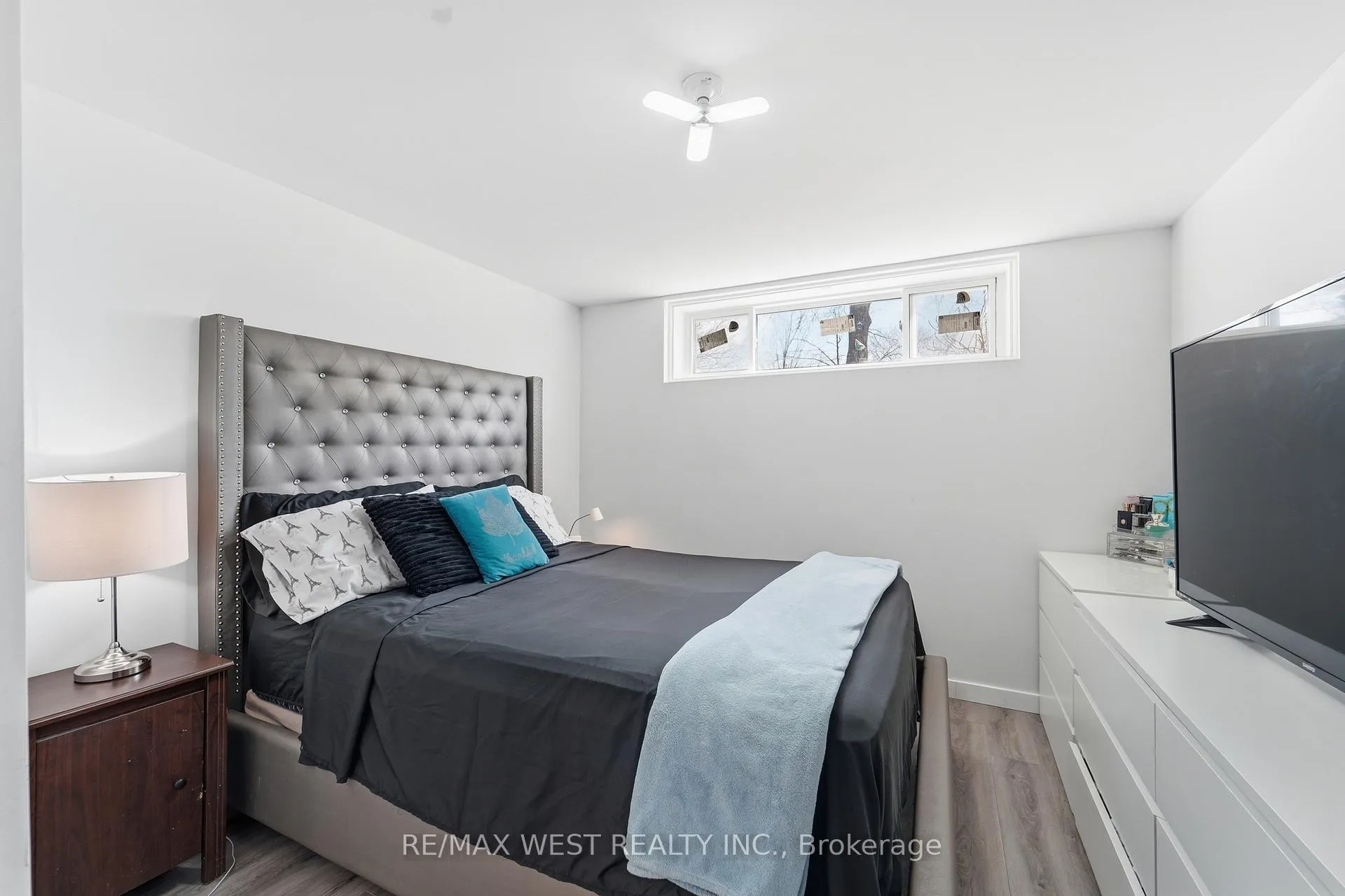 Photo 22 of 38 Bridesburg Drive, Etobicoke, Kingsview Village-The Westway — HOMEH
