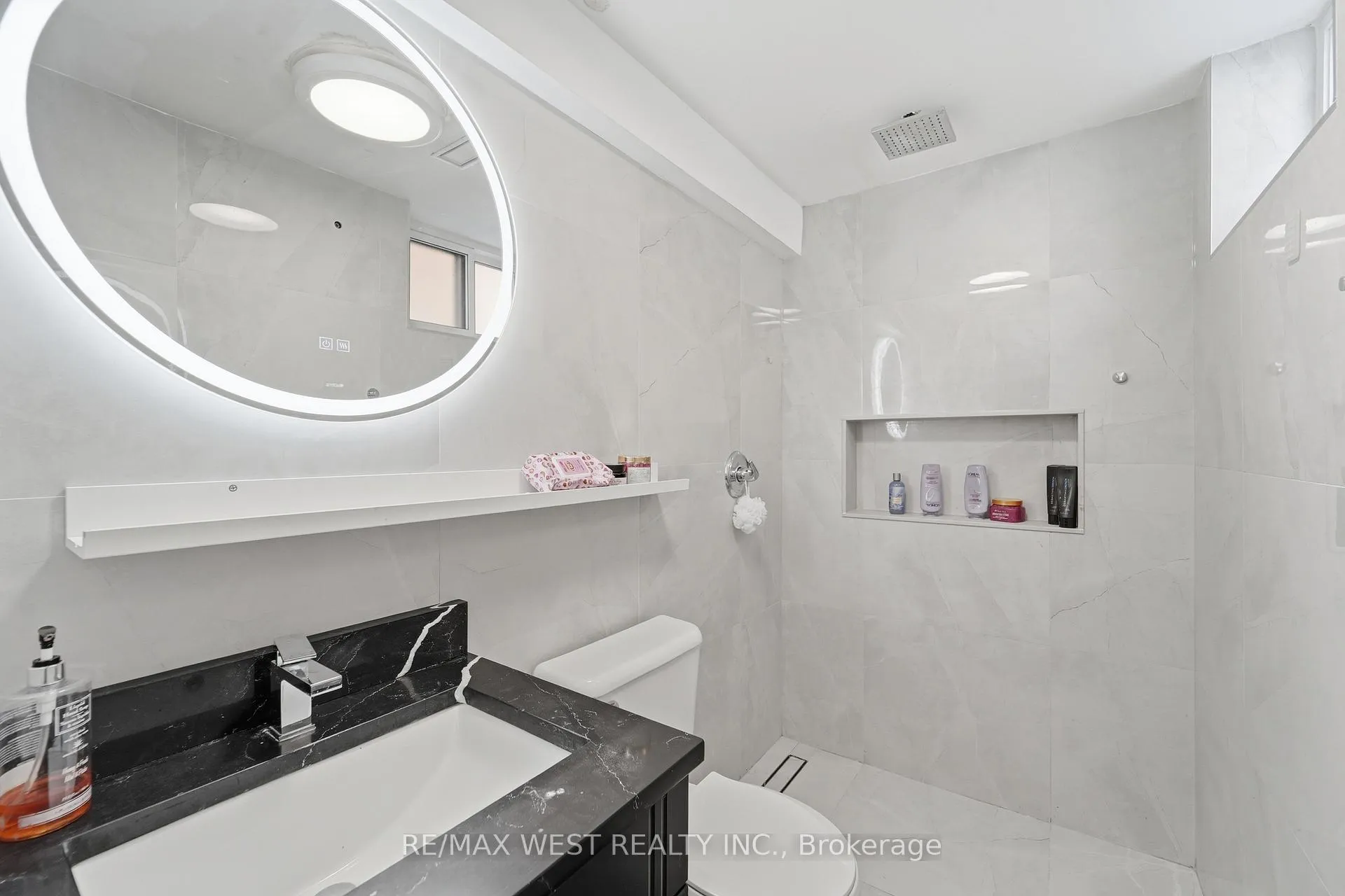 Photo 25 of 38 Bridesburg Drive, Etobicoke, Kingsview Village-The Westway — HOMEH