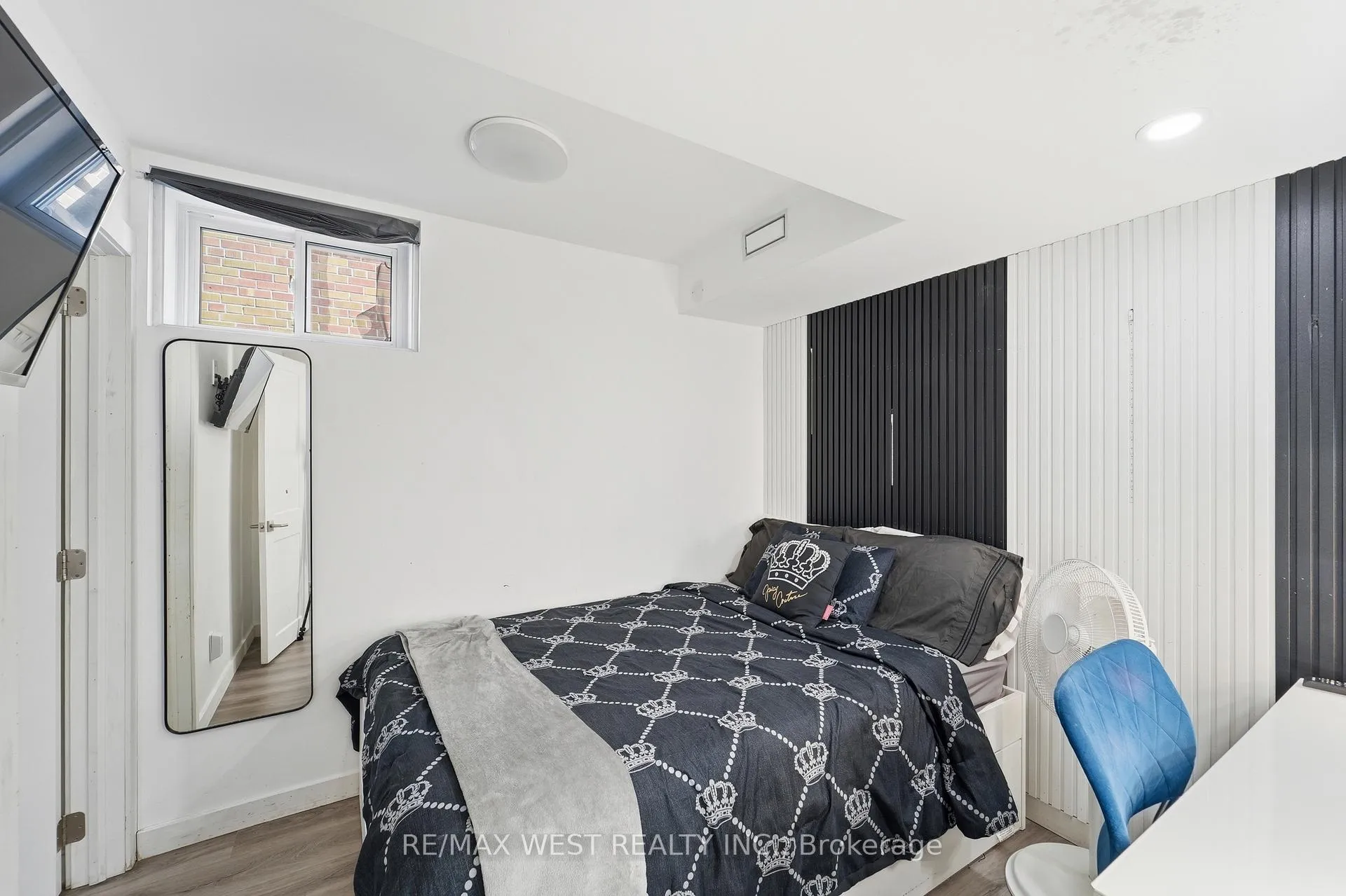 Photo 26 of 38 Bridesburg Drive, Etobicoke, Kingsview Village-The Westway — HOMEH