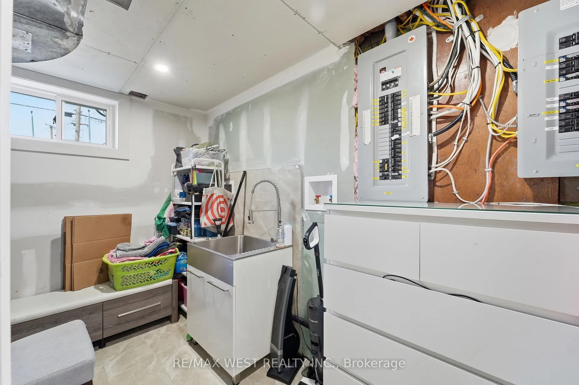 Photo 28 of 38 Bridesburg Drive, Etobicoke, Kingsview Village-The Westway — HOMEH
