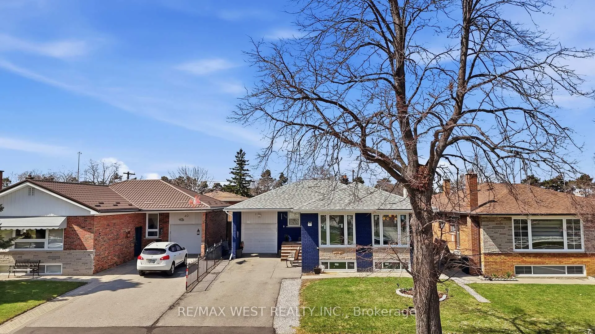 Photo 33 of 38 Bridesburg Drive, Etobicoke, Kingsview Village-The Westway — HOMEH