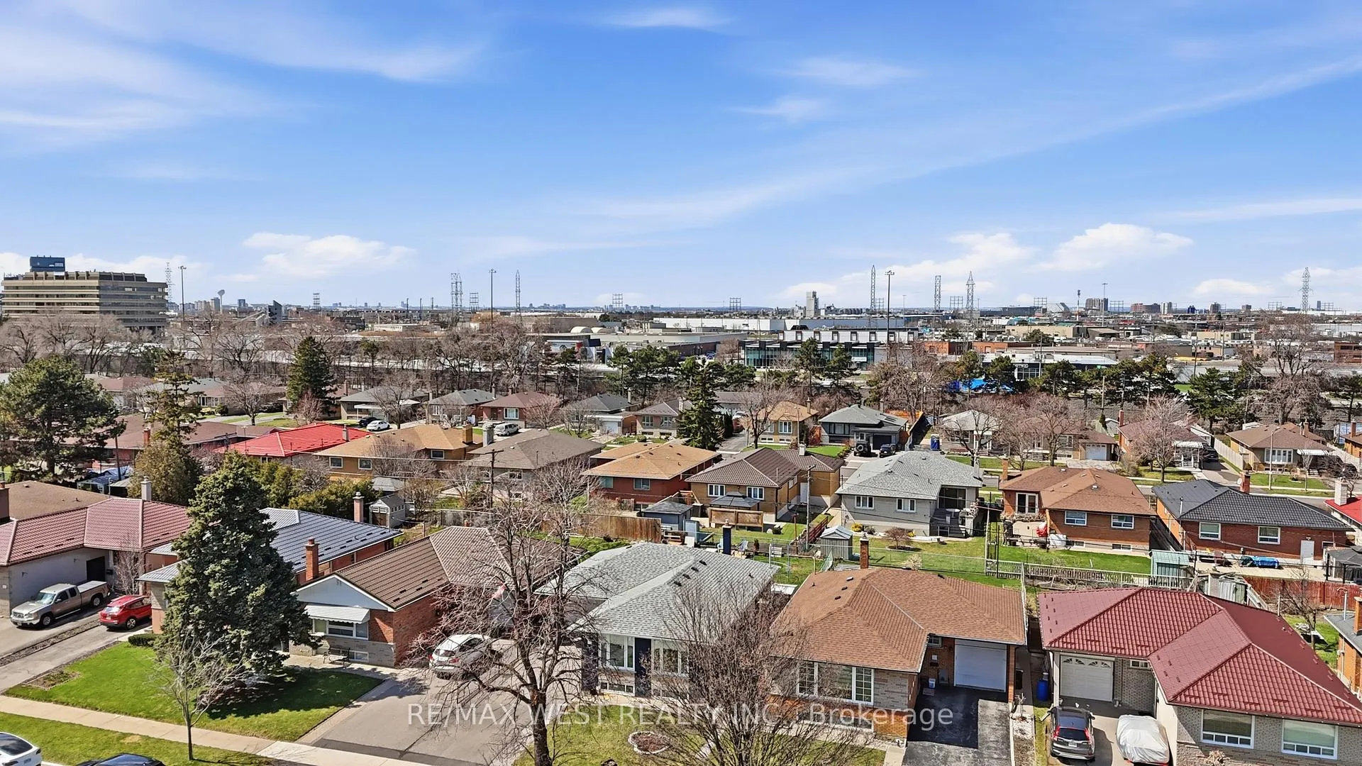 Photo 34 of 38 Bridesburg Drive, Etobicoke, Kingsview Village-The Westway — HOMEH