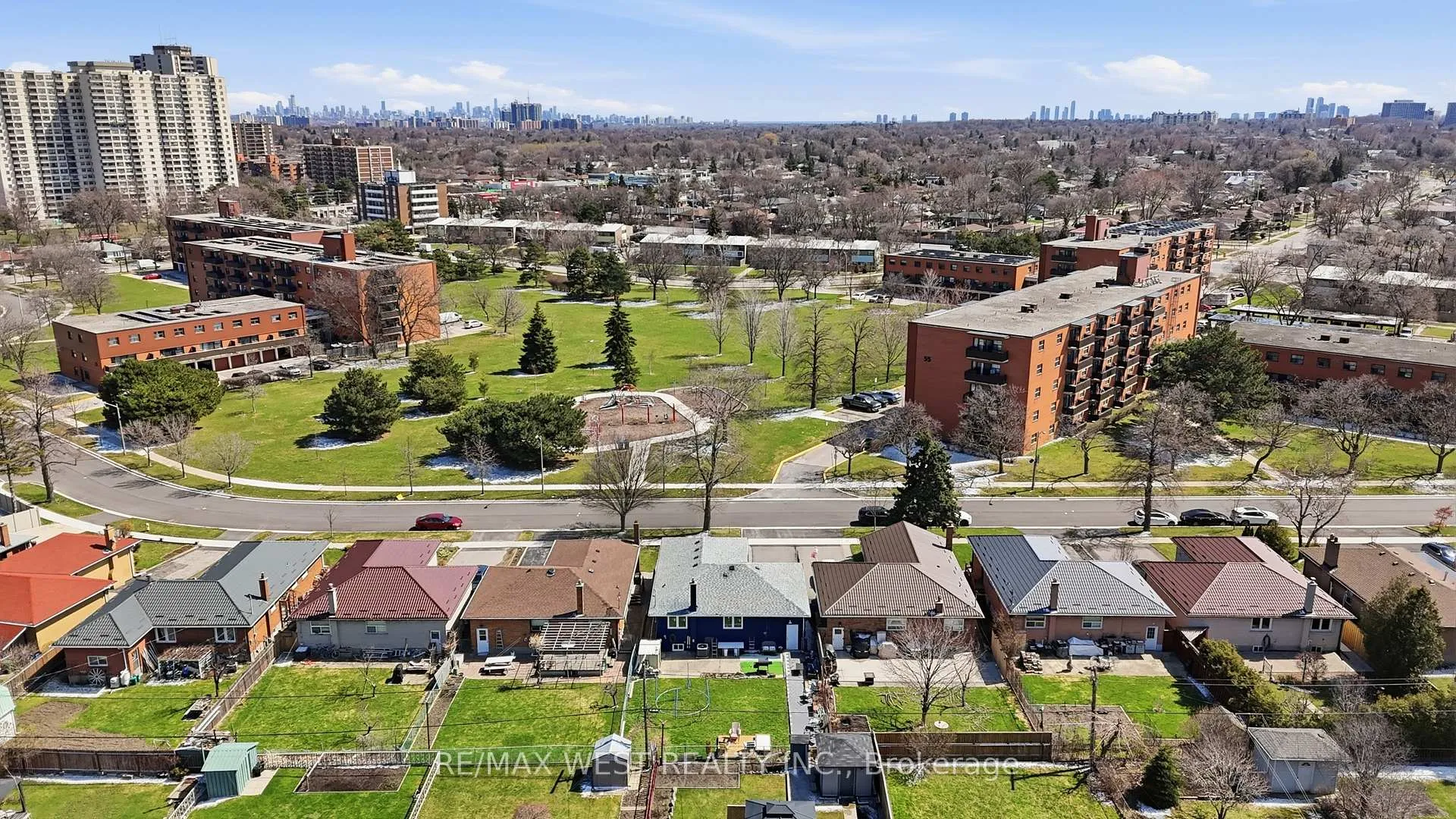 Photo 38 of 38 Bridesburg Drive, Etobicoke, Kingsview Village-The Westway — HOMEH