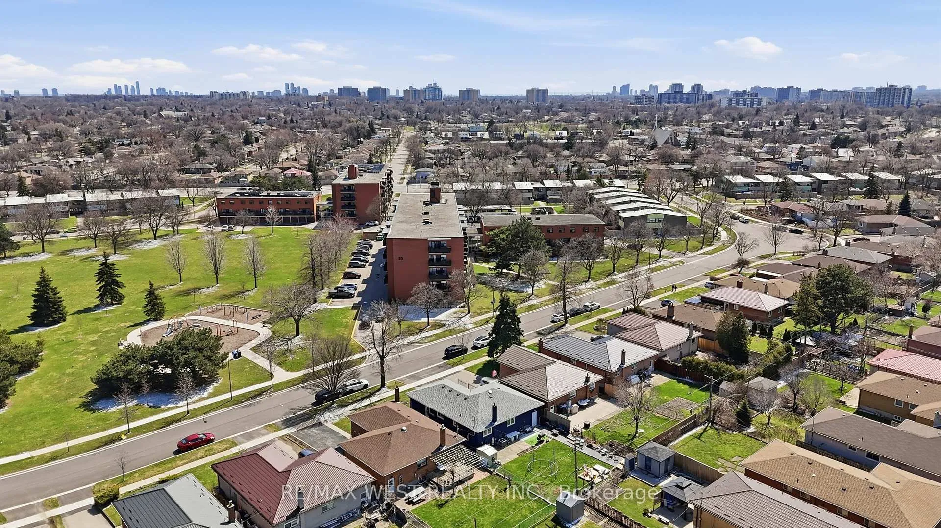 Photo 39 of 38 Bridesburg Drive, Etobicoke, Kingsview Village-The Westway — HOMEH
