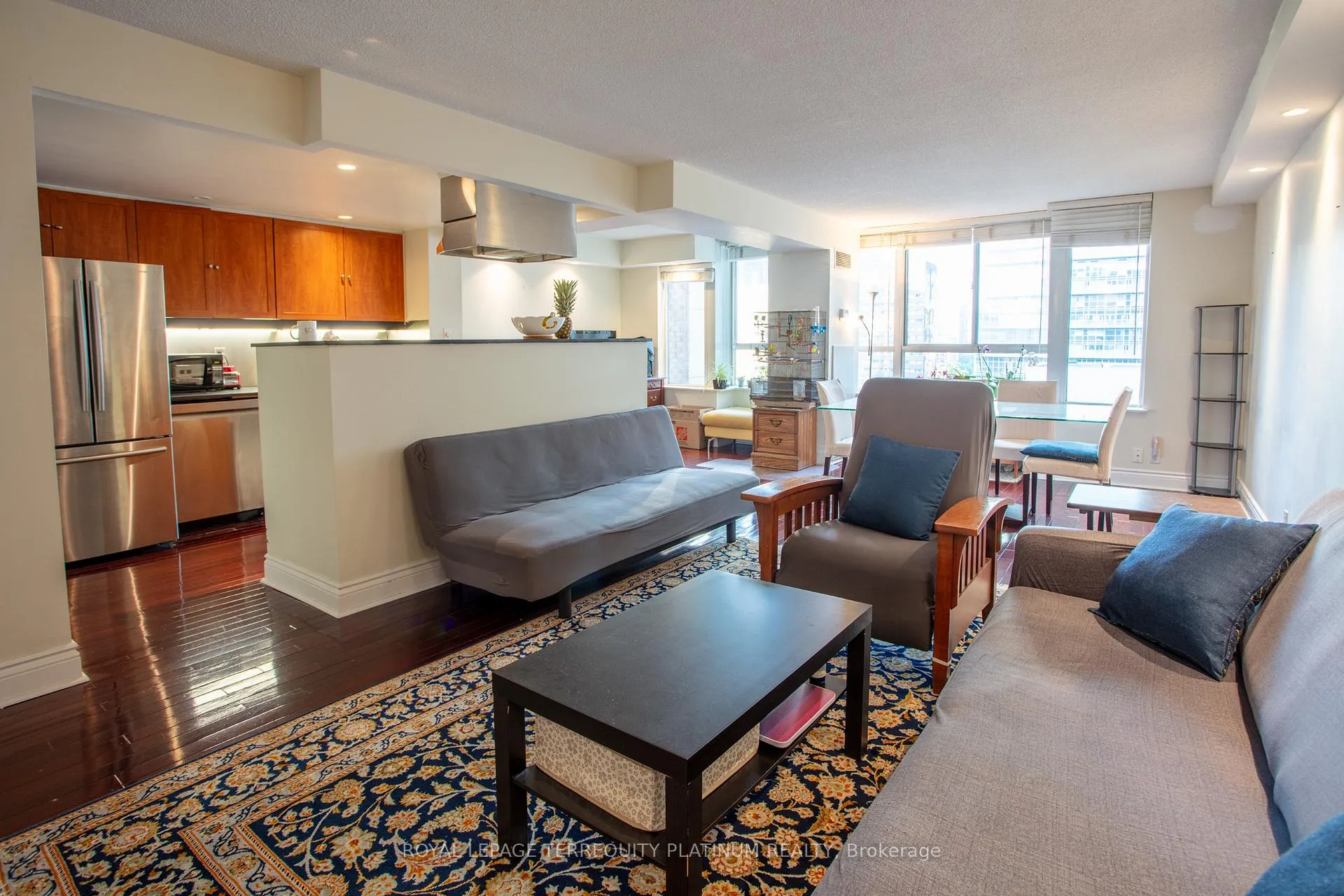 Photo 3 of Unit 1304, 717 Bay Street, Toronto, Bay Street Corridor — HOMEH