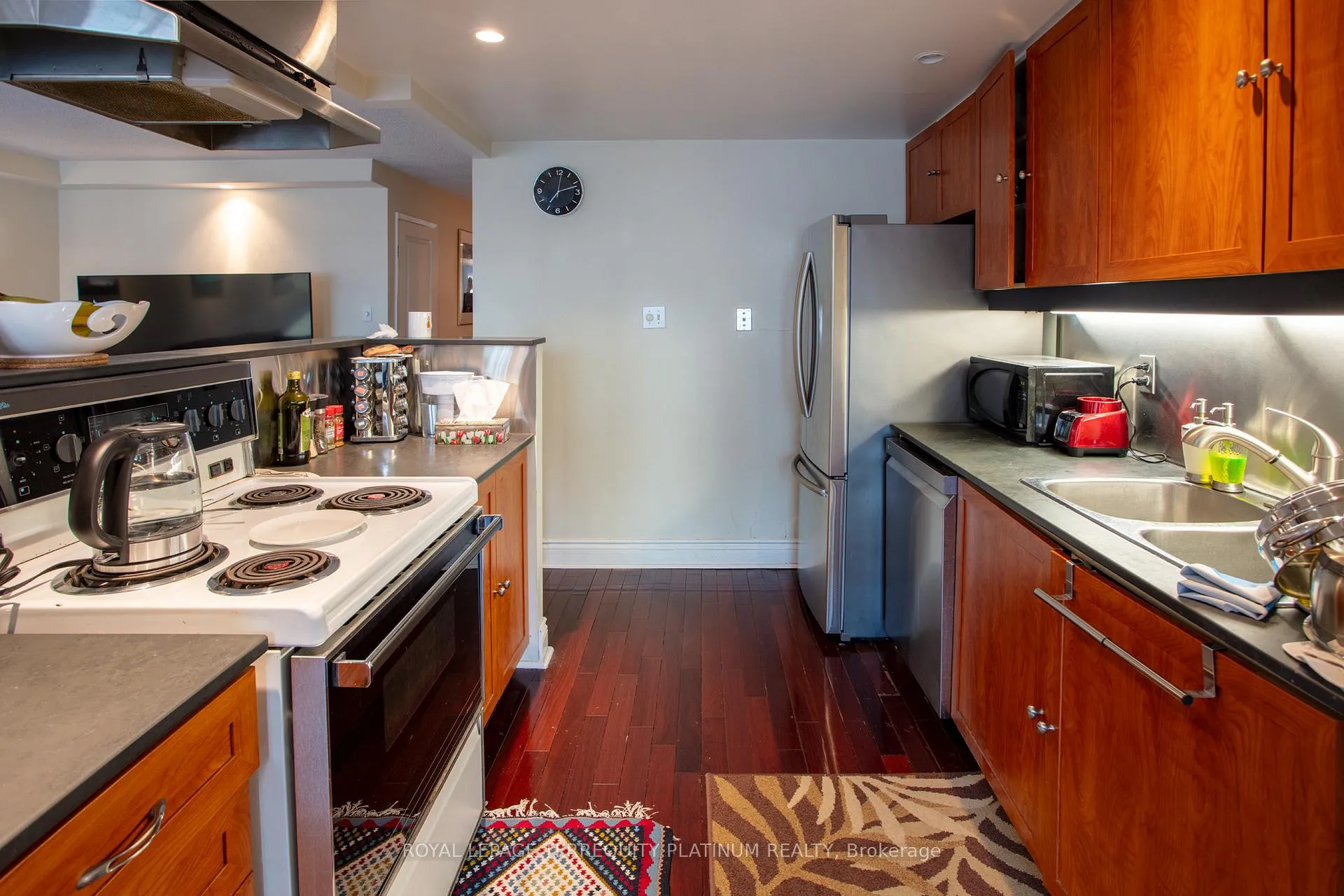 Photo 6 of Unit 1304, 717 Bay Street, Toronto, Bay Street Corridor — HOMEH