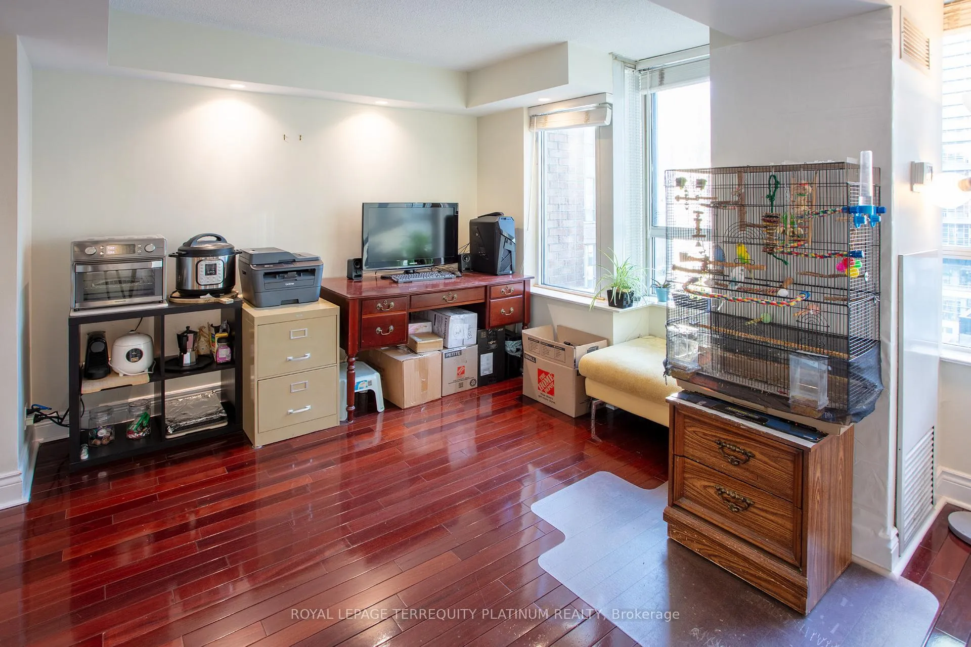 Photo 9 of Unit 1304, 717 Bay Street, Toronto, Bay Street Corridor — HOMEH