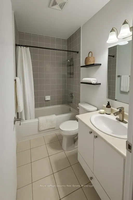 Photo 9 of Unit PH4, 35 Saranac Boulevard, Toronto, Englemount-Lawrence — HOMEH