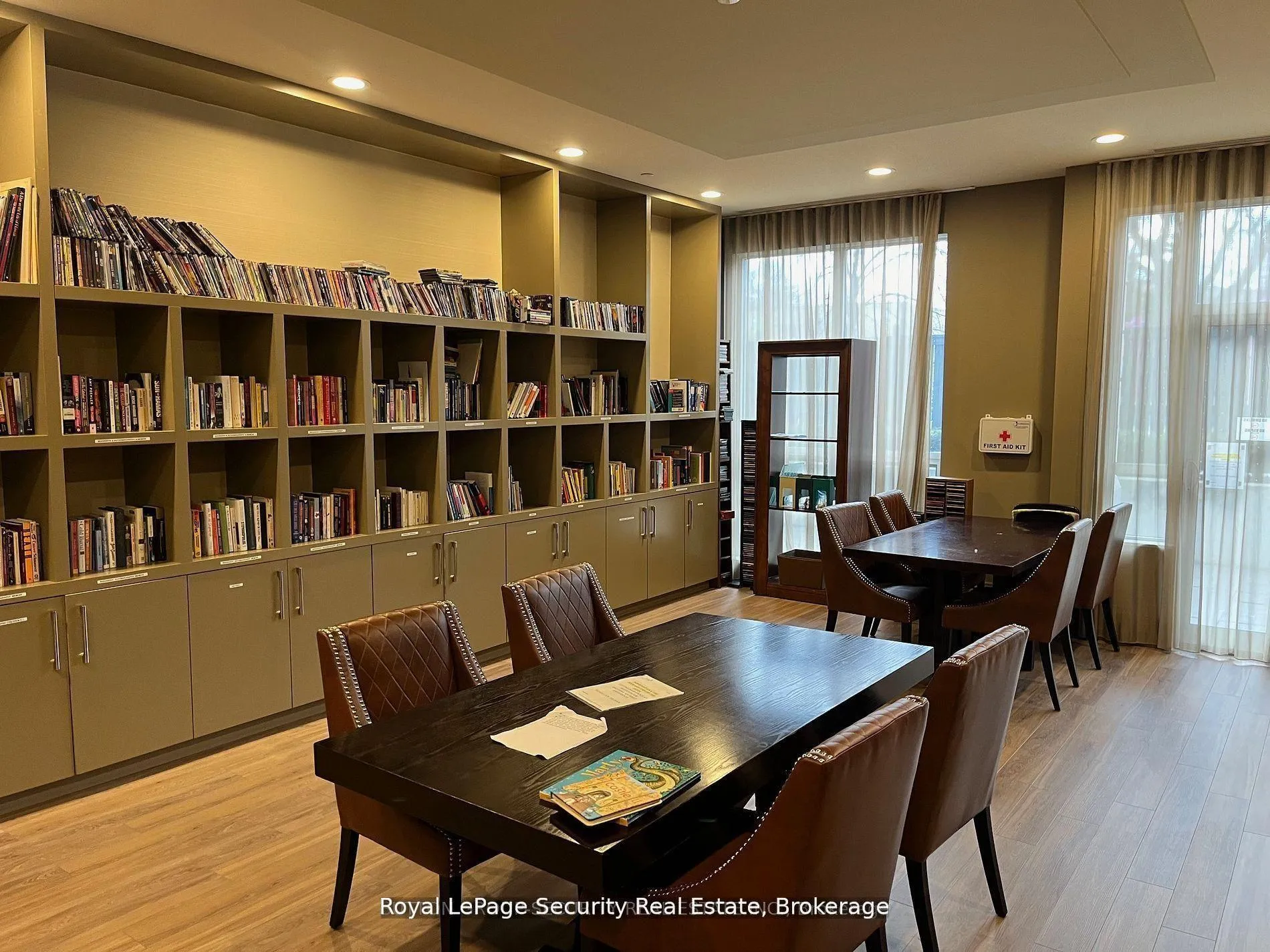 Photo 15 of Unit PH4, 35 Saranac Boulevard, Toronto, Englemount-Lawrence — HOMEH