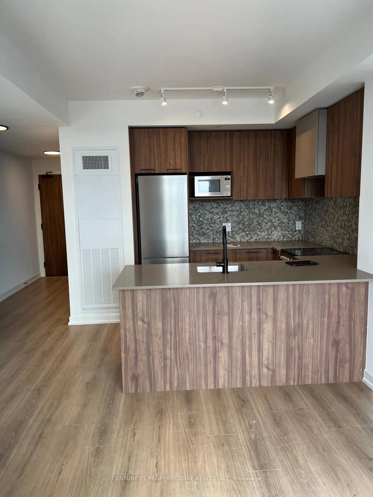Photo 2 of Unit 309, 10 Lagerfeld Drive, Brampton, Northwest Brampton — HOMEH