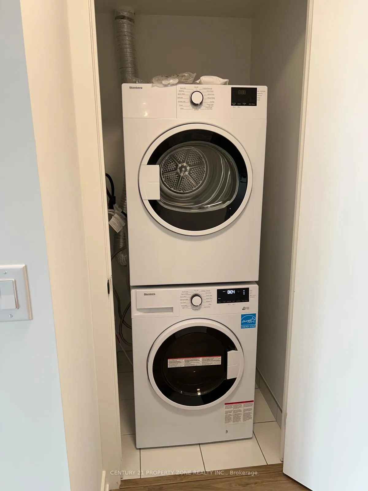 Photo 6 of Unit 309, 10 Lagerfeld Drive, Brampton, Northwest Brampton — HOMEH
