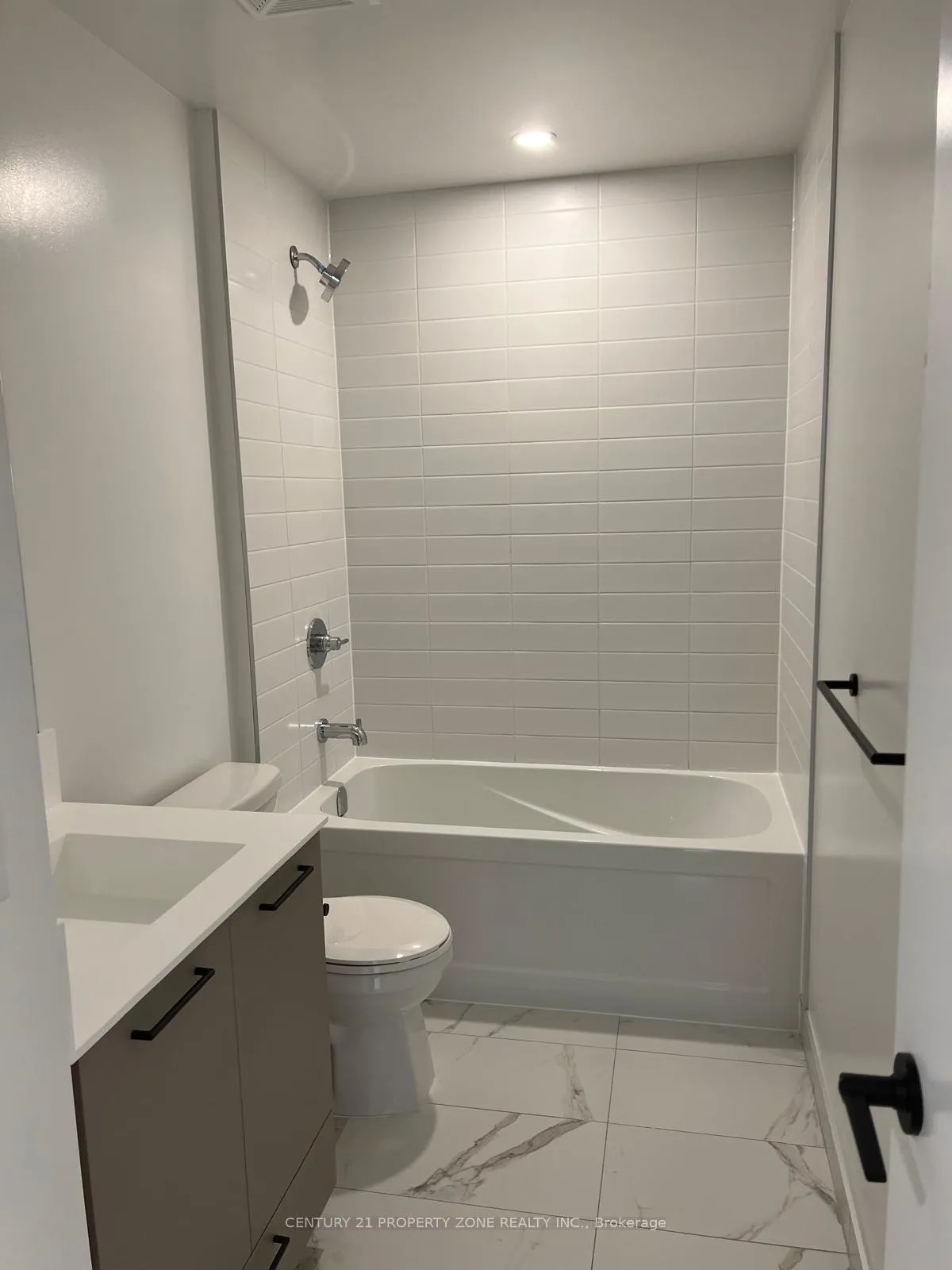 Photo 7 of Unit 309, 10 Lagerfeld Drive, Brampton, Northwest Brampton — HOMEH