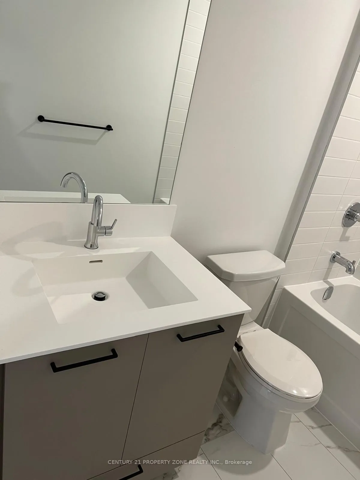 Photo 8 of Unit 309, 10 Lagerfeld Drive, Brampton, Northwest Brampton — HOMEH