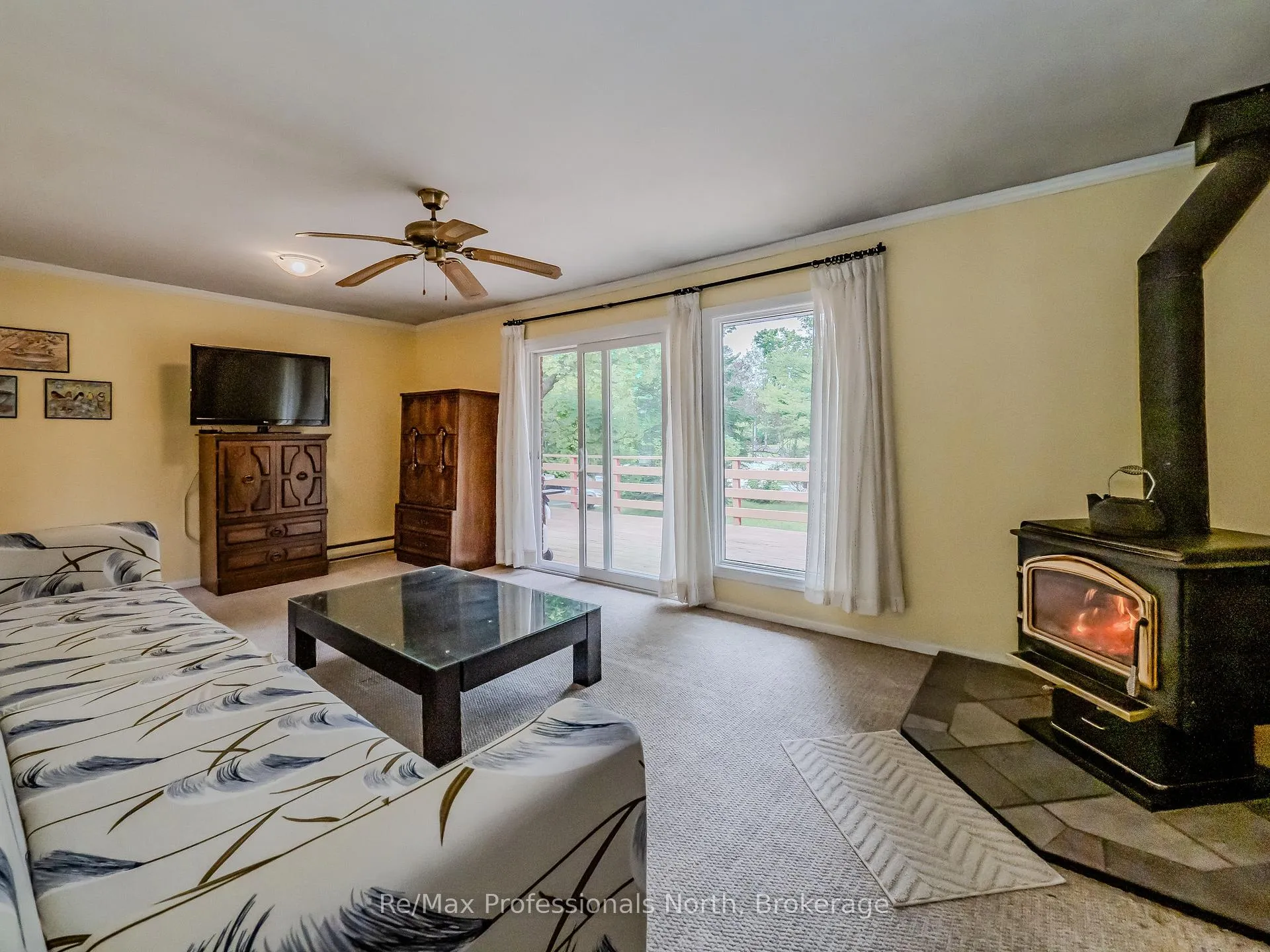 Photo 3 of 600 David Street, Gravenhurst, Muskoka (S) — HOMEH