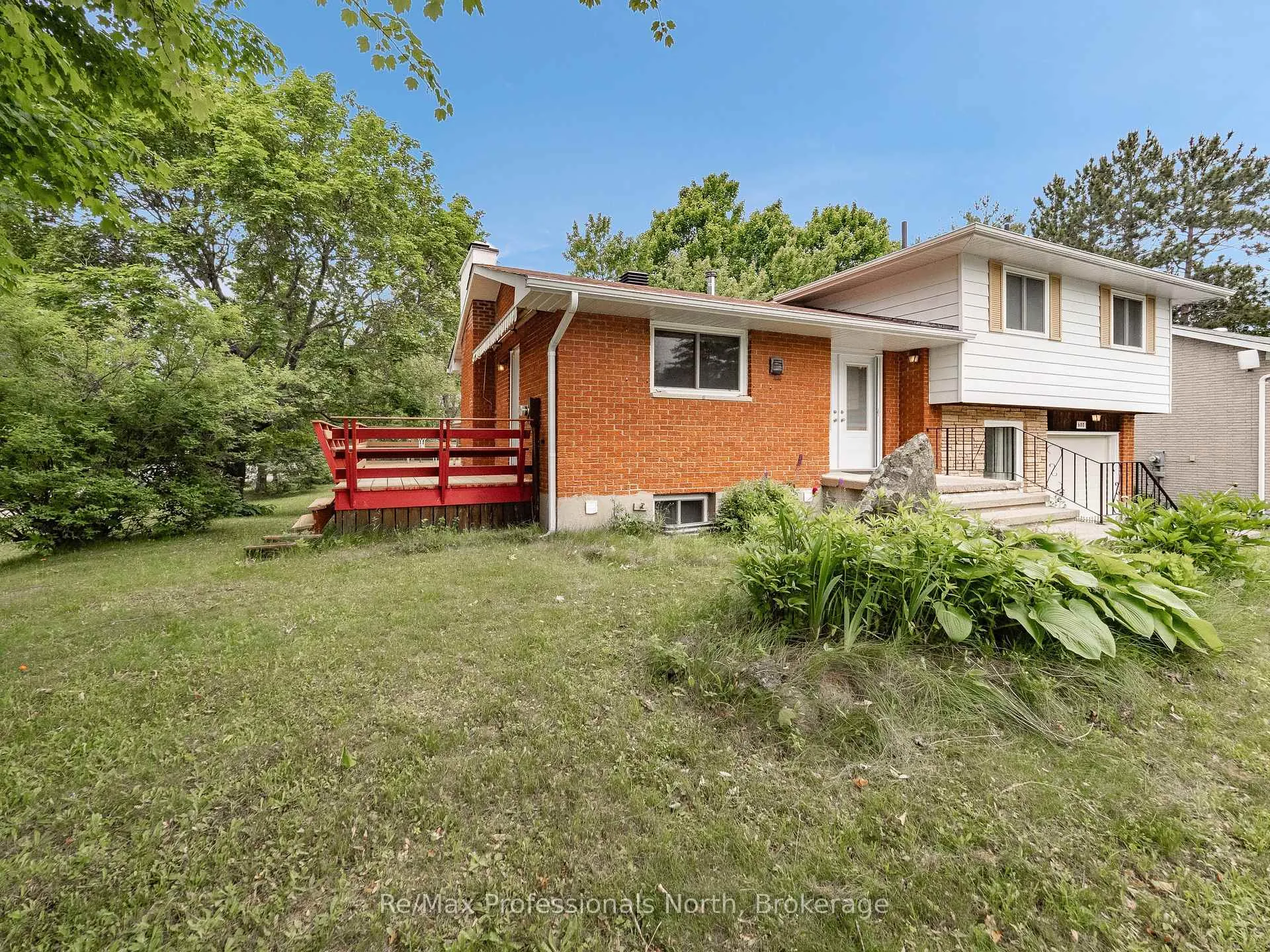 Photo 4 of 600 David Street, Gravenhurst, Muskoka (S) — HOMEH