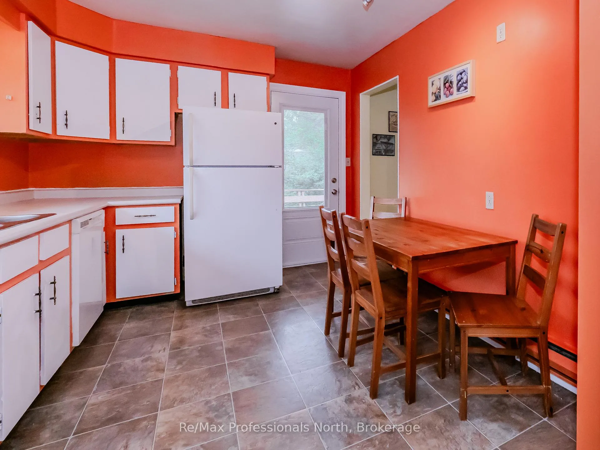 Photo 11 of 600 David Street, Gravenhurst, Muskoka (S) — HOMEH