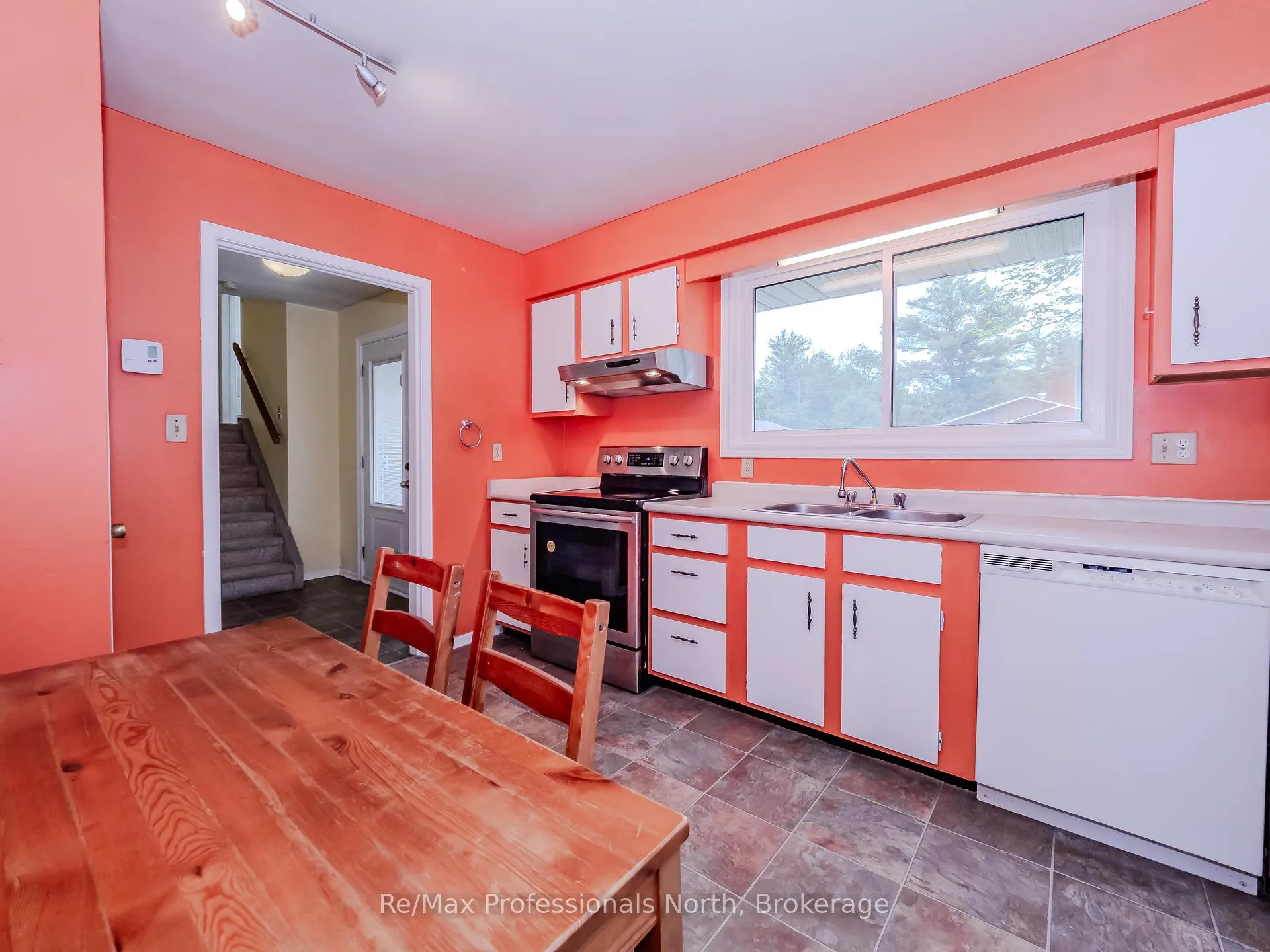 Photo 13 of 600 David Street, Gravenhurst, Muskoka (S) — HOMEH