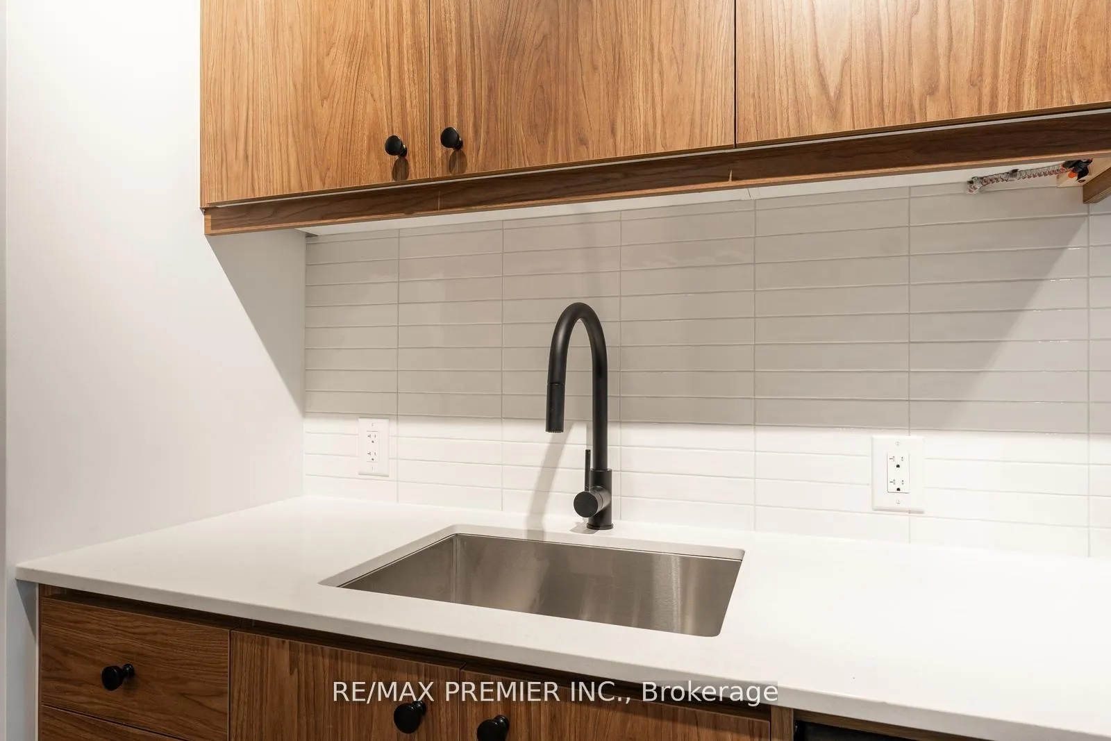 Photo 7 of Unit 212, 9 Tecumseth Street, Toronto, Niagara — HOMEH