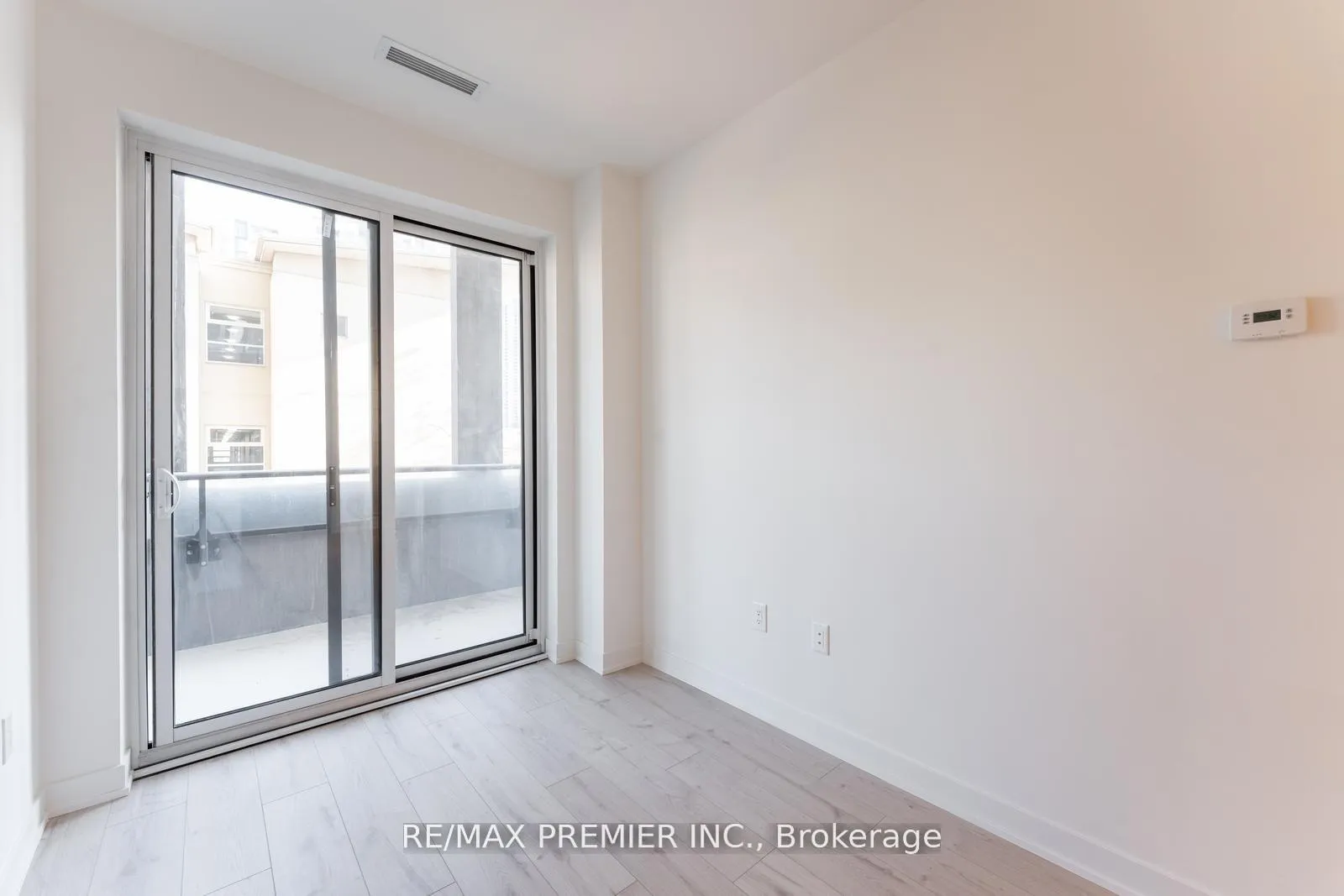 Photo 14 of Unit 212, 9 Tecumseth Street, Toronto, Niagara — HOMEH