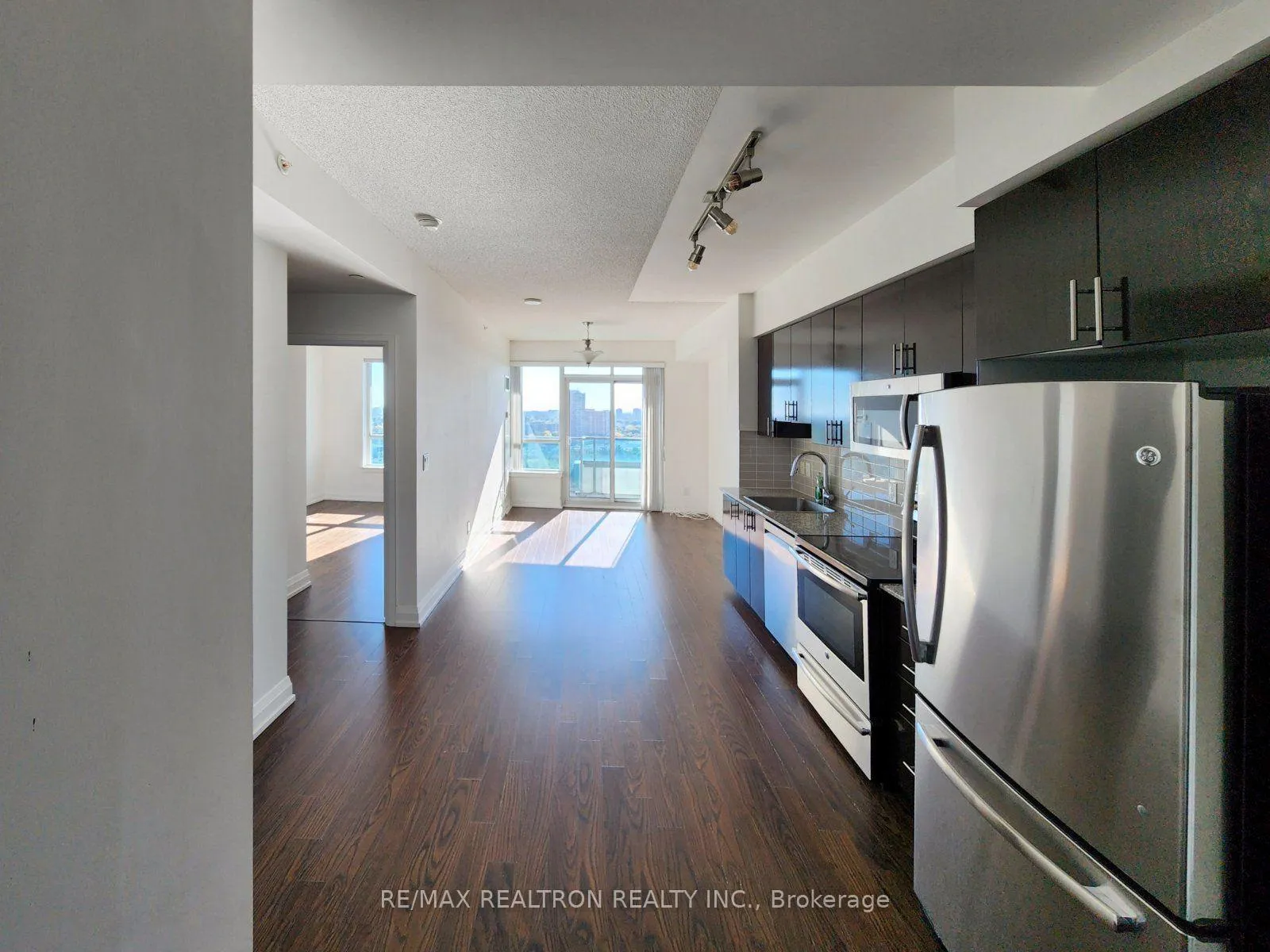 Photo 3 of Unit 1910, 7171 Yonge Street S, Markham, Grandview — HOMEH