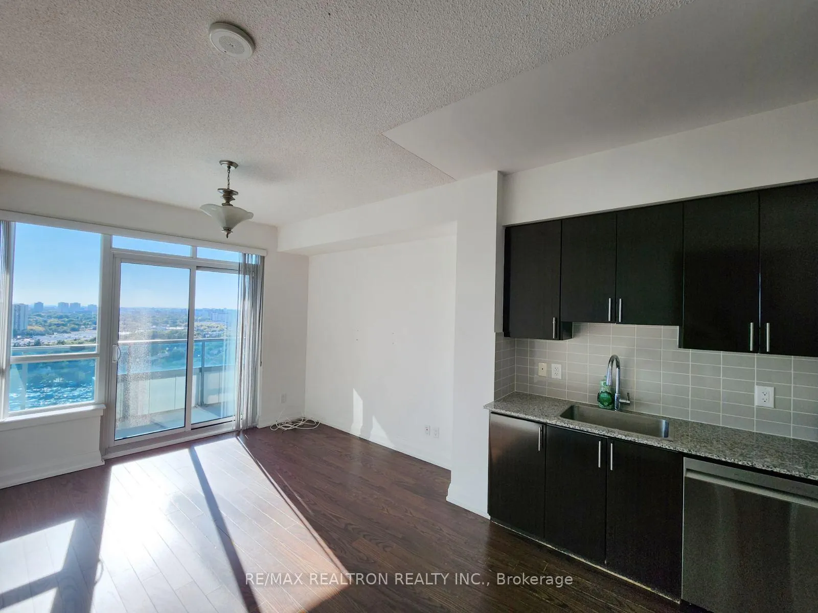 Photo 4 of Unit 1910, 7171 Yonge Street S, Markham, Grandview — HOMEH