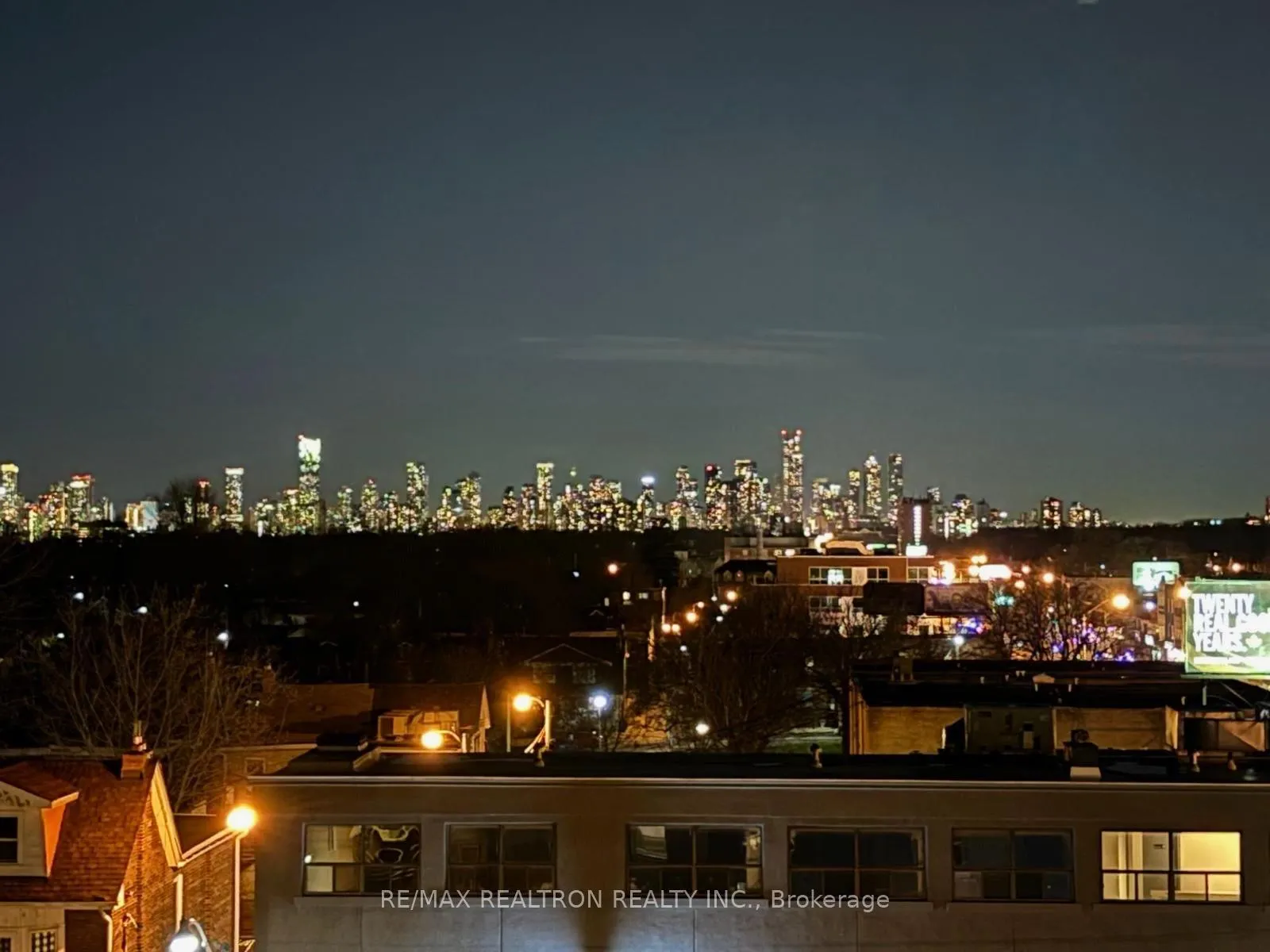 Photo 4 of Unit 417, 2055 Danforth Avenue, Toronto, Woodbine Corridor — HOMEH