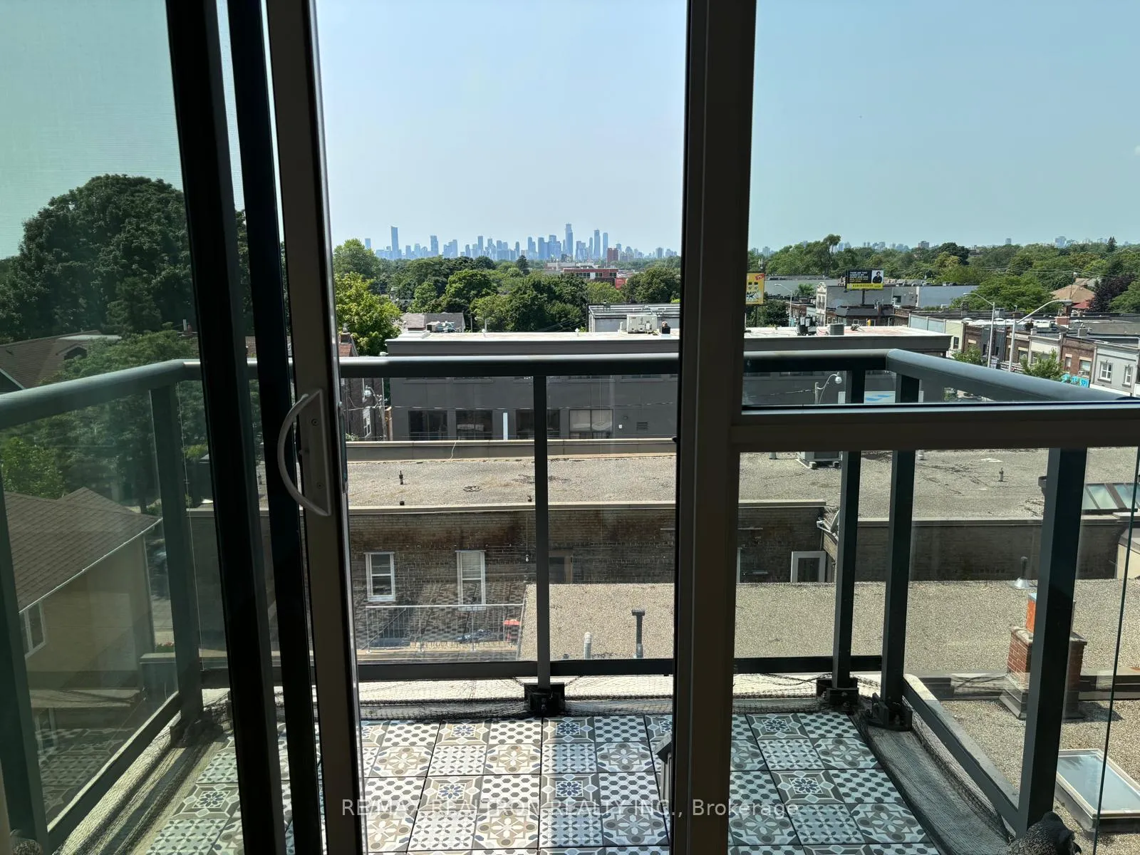 Photo 10 of Unit 417, 2055 Danforth Avenue, Toronto, Woodbine Corridor — HOMEH