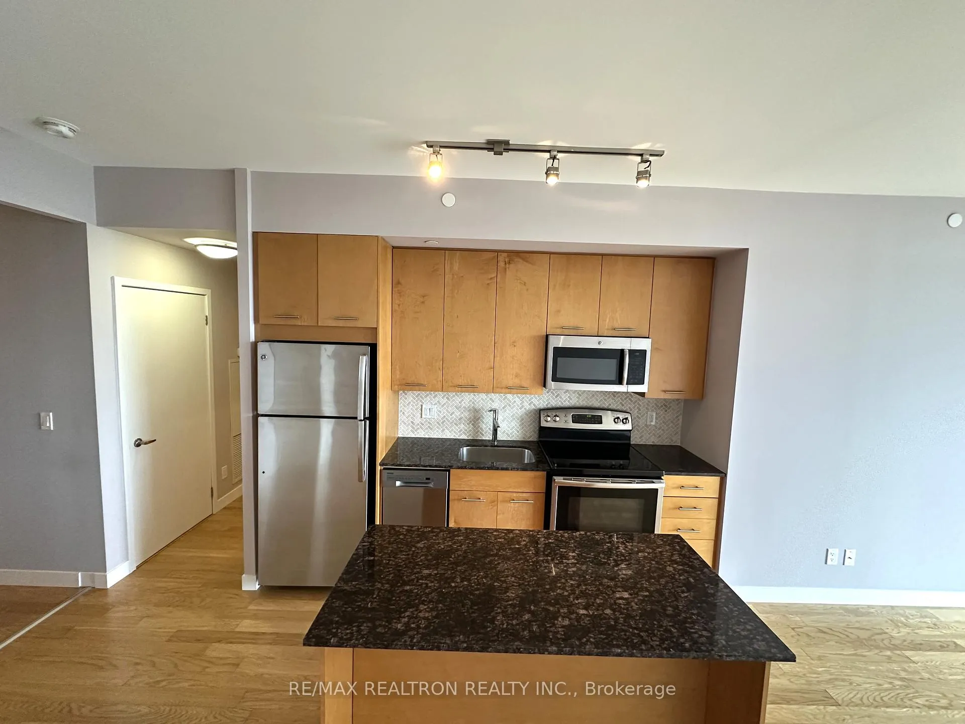 Photo 16 of Unit 417, 2055 Danforth Avenue, Toronto, Woodbine Corridor — HOMEH