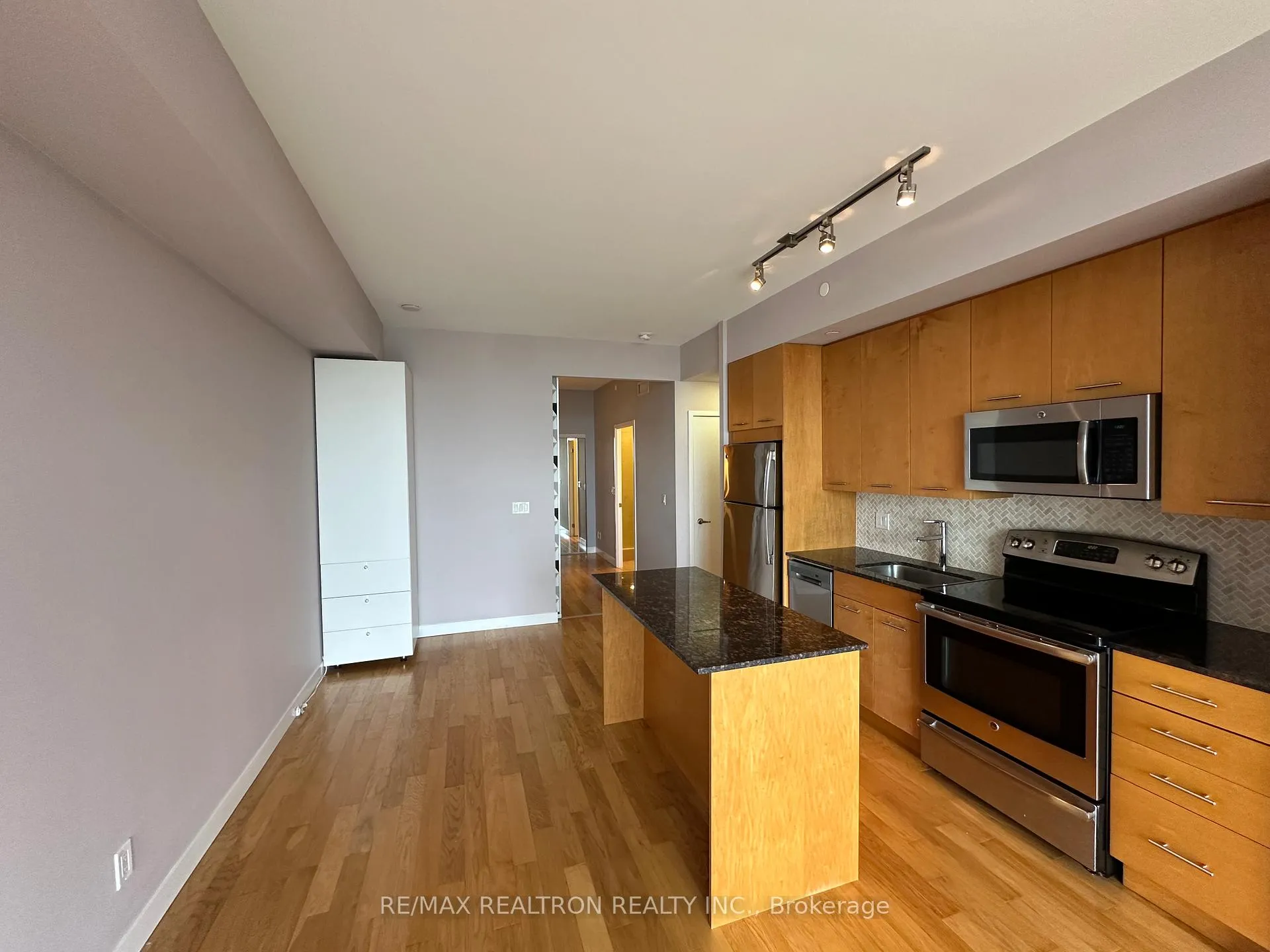 Photo 17 of Unit 417, 2055 Danforth Avenue, Toronto, Woodbine Corridor — HOMEH