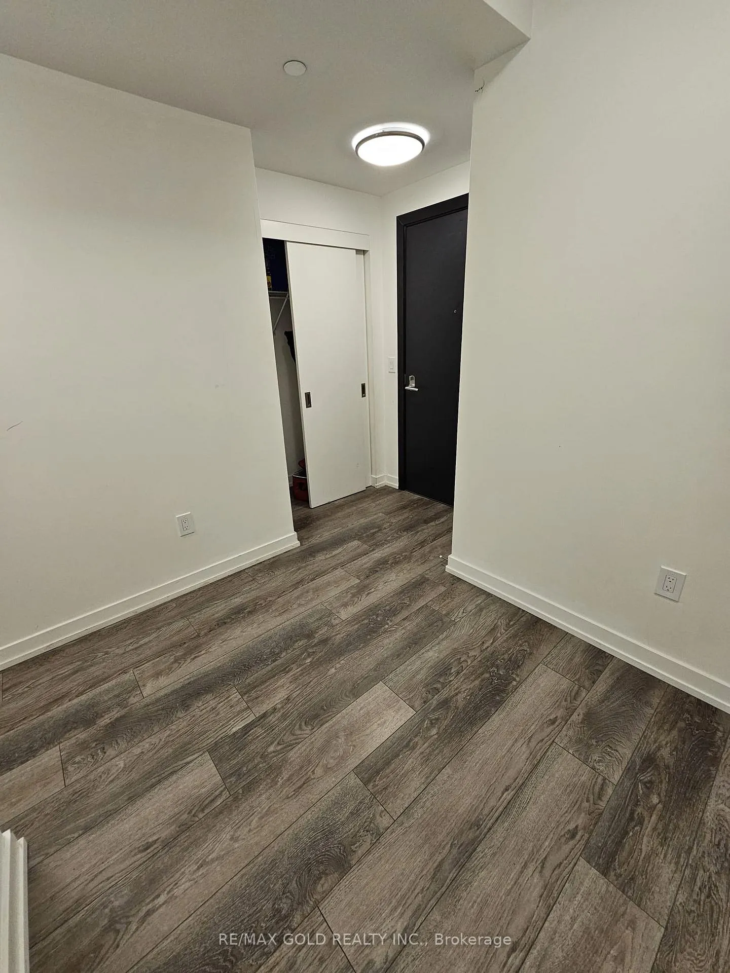 Photo 2 of Unit 511, 5 Wellington Street S, Kitchener — HOMEH