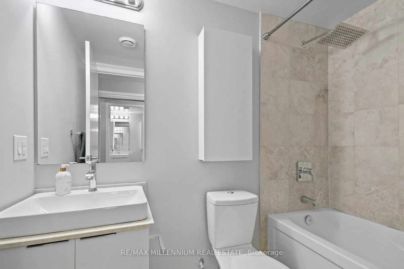Photo 19 of Unit 6006, 14 York Street, Toronto, Waterfront Communities — HOMEH