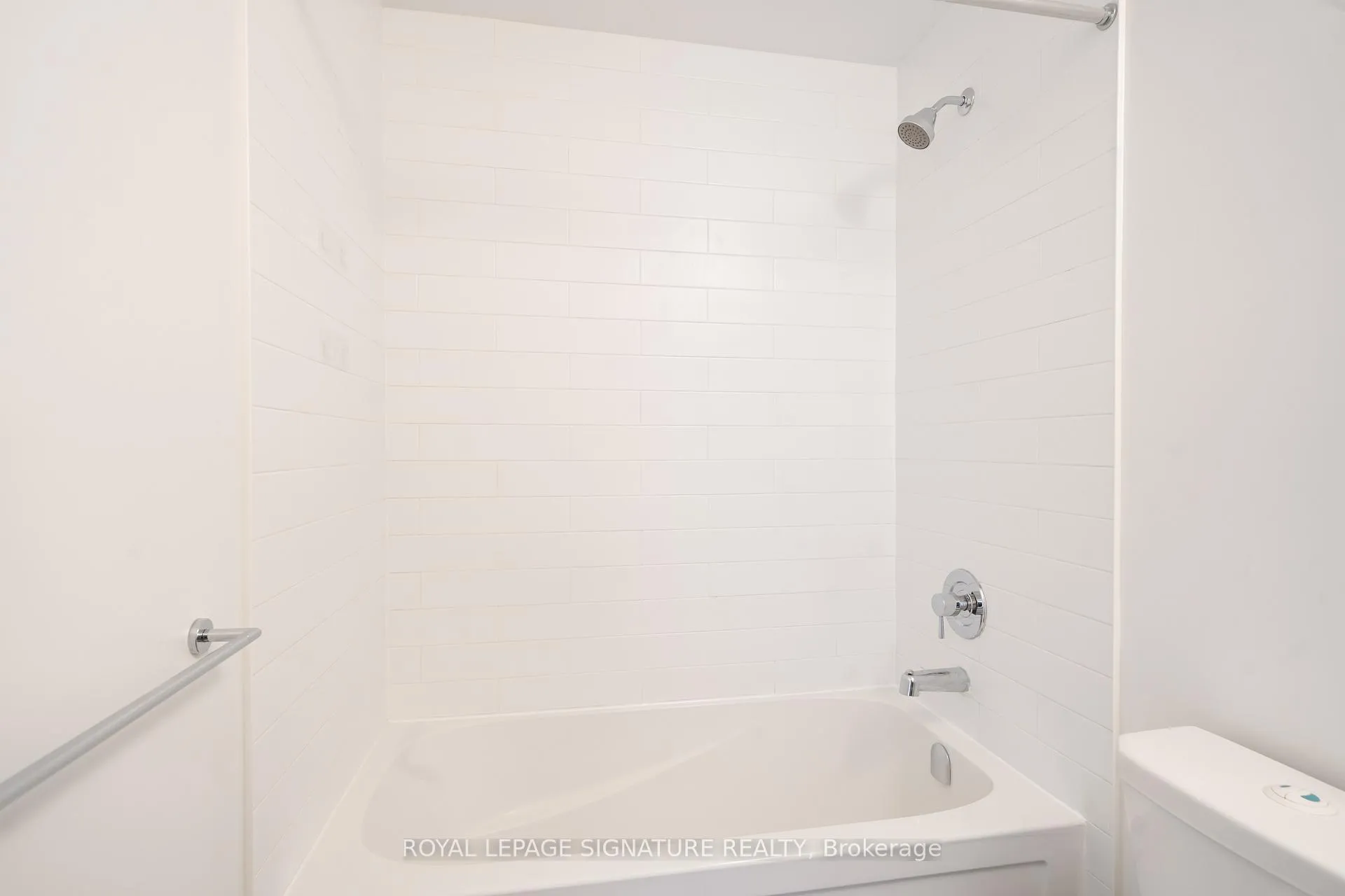 Photo 6 of Unit 1106, 20 Bruyeres Mews, Toronto, Niagara — HOMEH